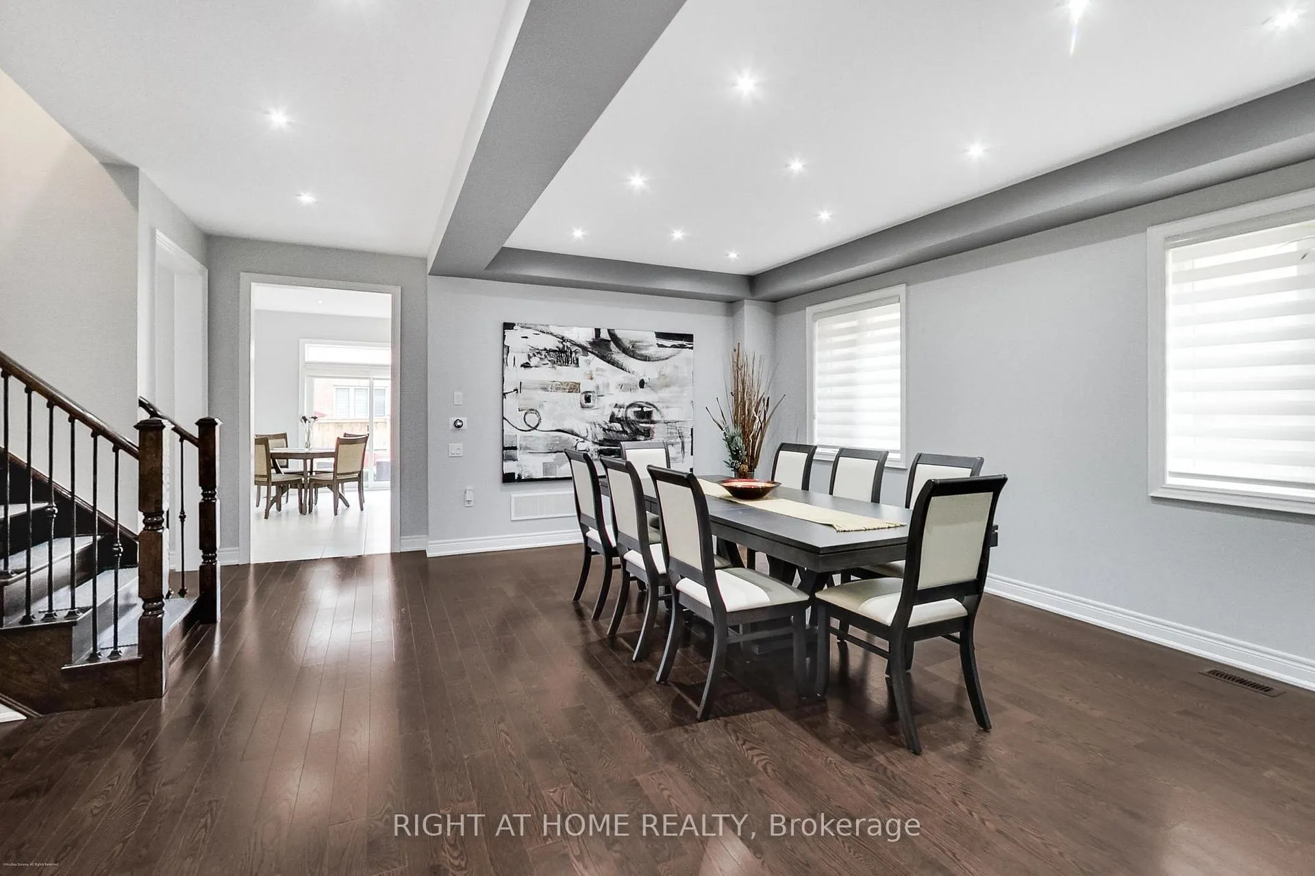 Photo 4 of 571 Dougall Avenue, Caledon, Rural Caledon — HOMEH