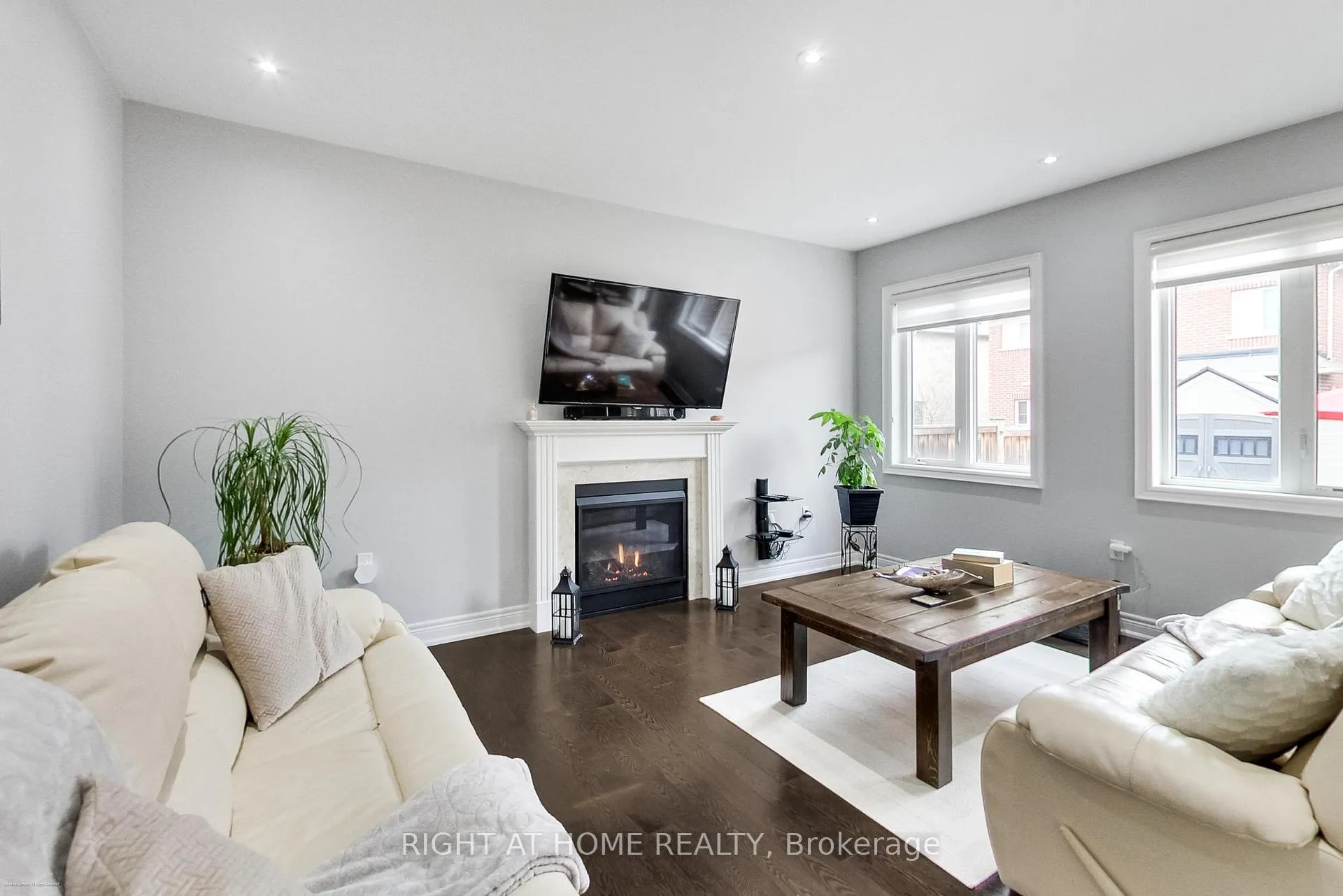 Photo 12 of 571 Dougall Avenue, Caledon, Rural Caledon — HOMEH