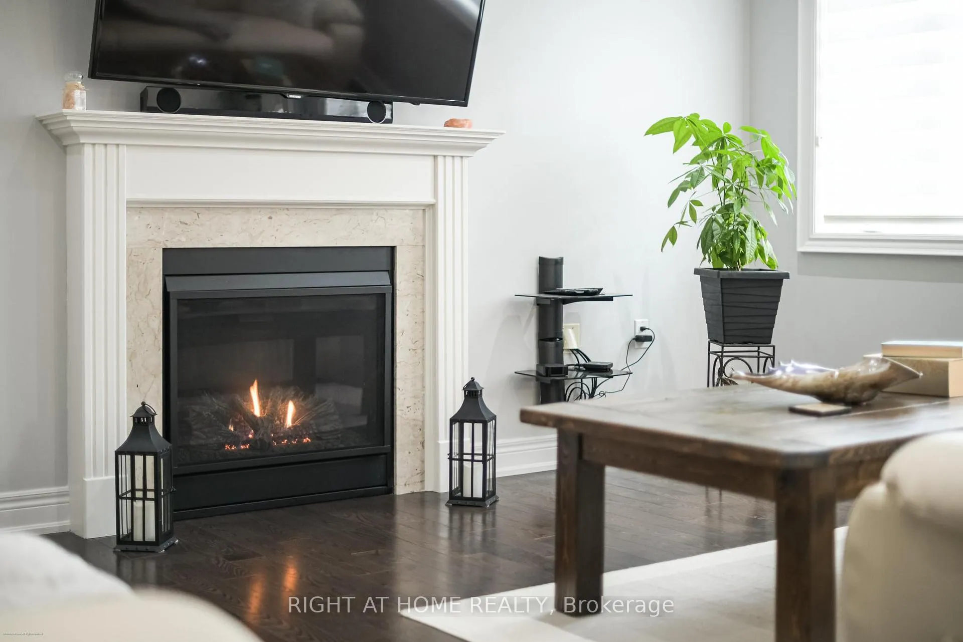 Photo 13 of 571 Dougall Avenue, Caledon, Rural Caledon — HOMEH