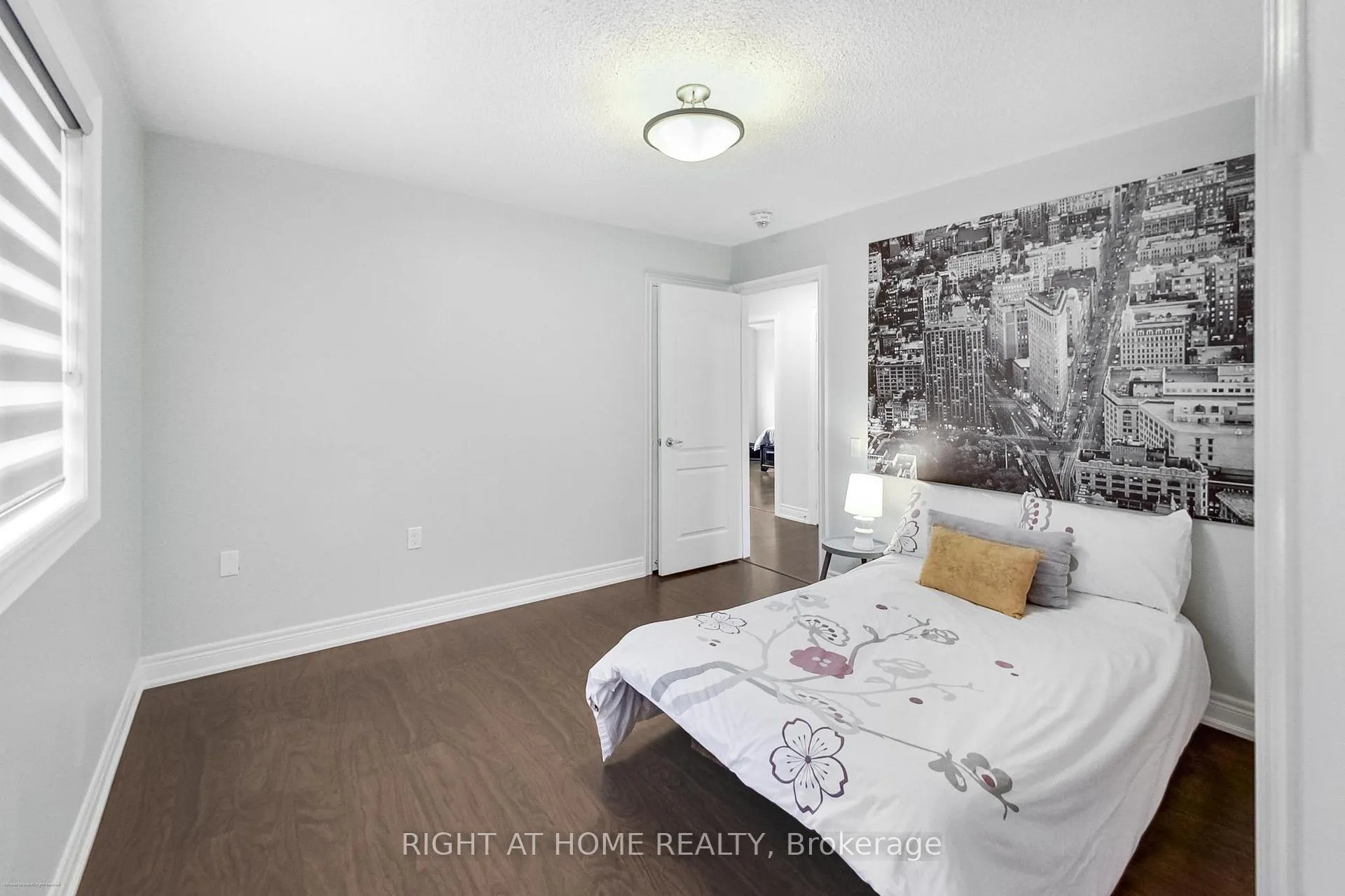 Photo 25 of 571 Dougall Avenue, Caledon, Rural Caledon — HOMEH