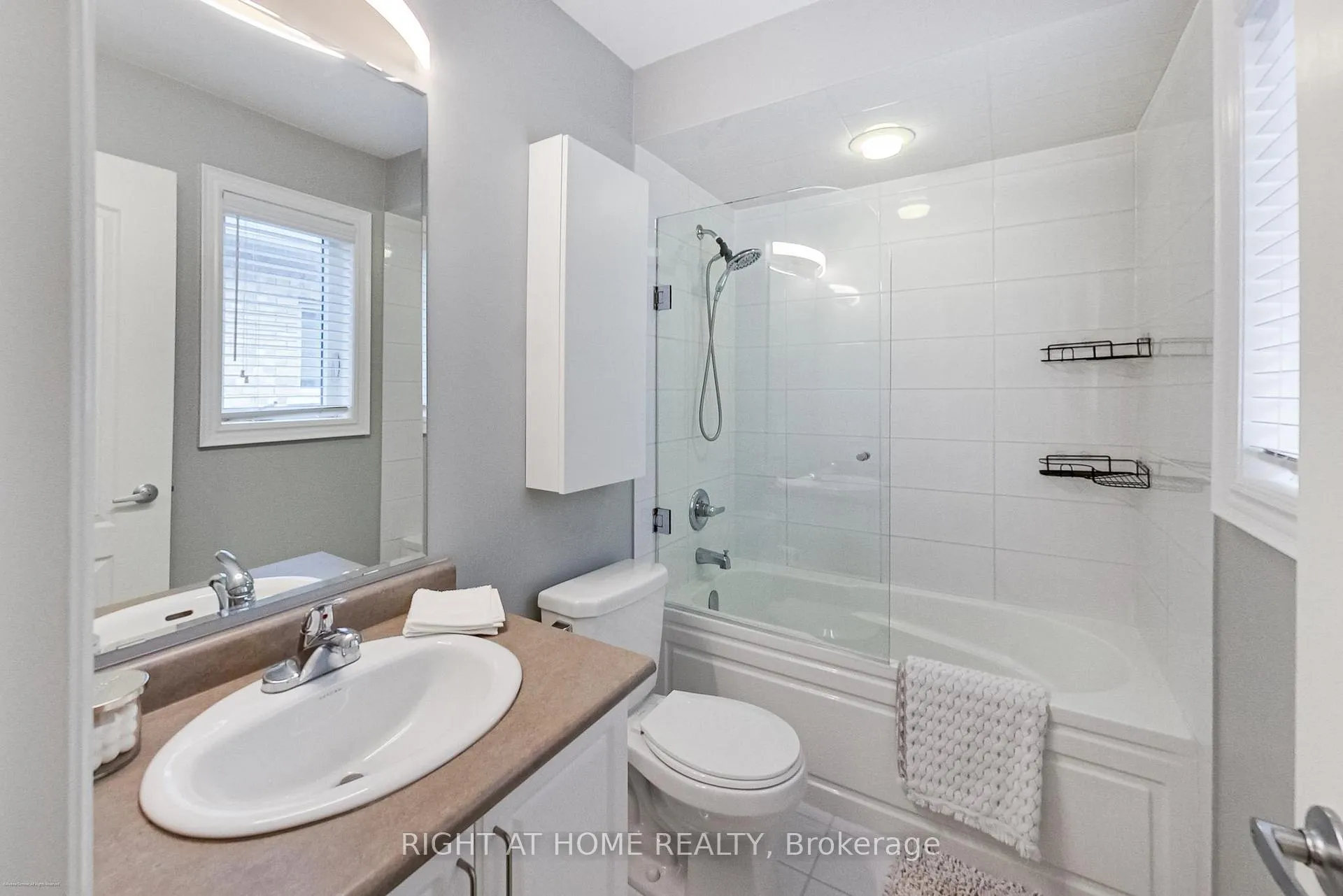 Photo 26 of 571 Dougall Avenue, Caledon, Rural Caledon — HOMEH