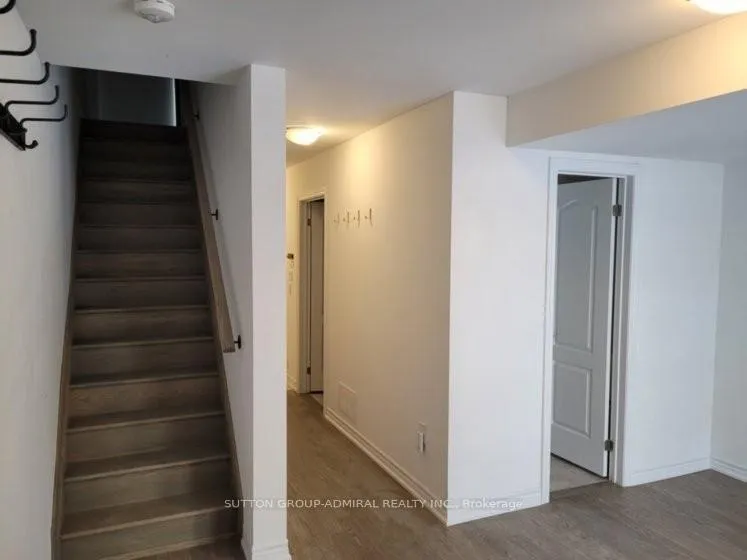 Photo 9 of 57 Andean Lane, Barrie, Holly — HOMEH