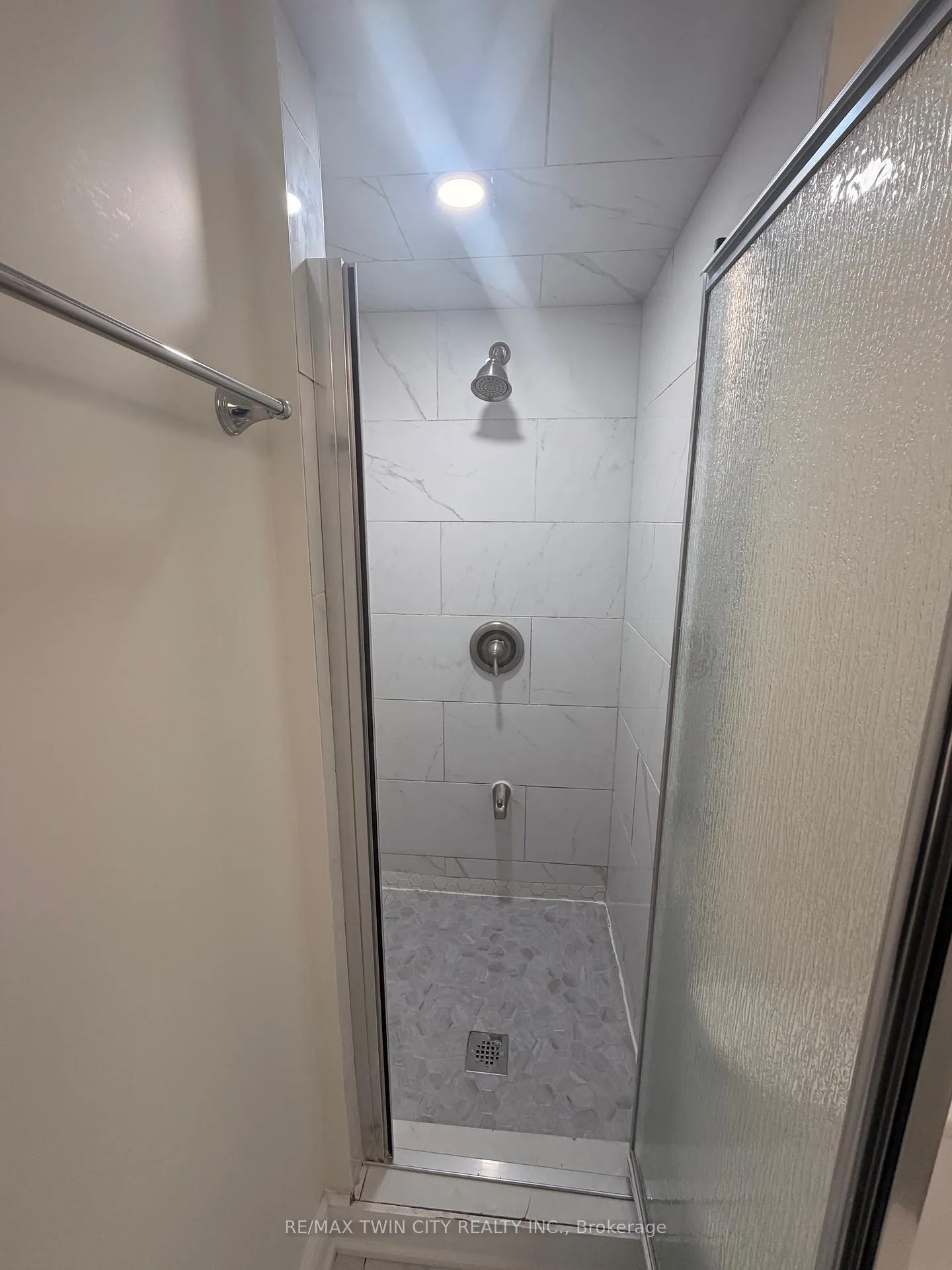 Photo 9 of 1- 420 Hincks Drive, Milton, Clarke — HOMEH