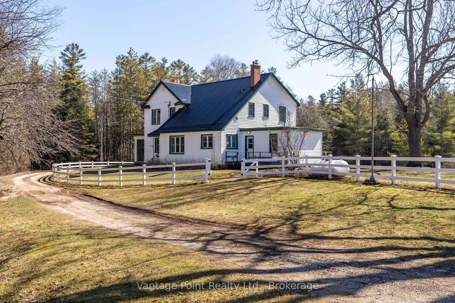 Photo 16 of 716612 West Back Line, Chatsworth — HOMEH