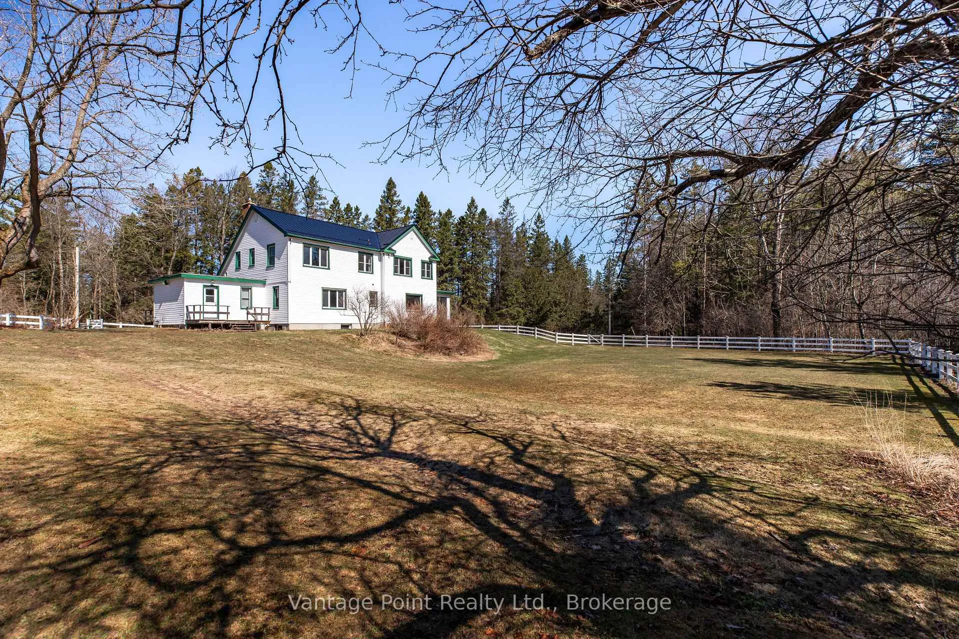Photo 17 of 716612 West Back Line, Chatsworth — HOMEH