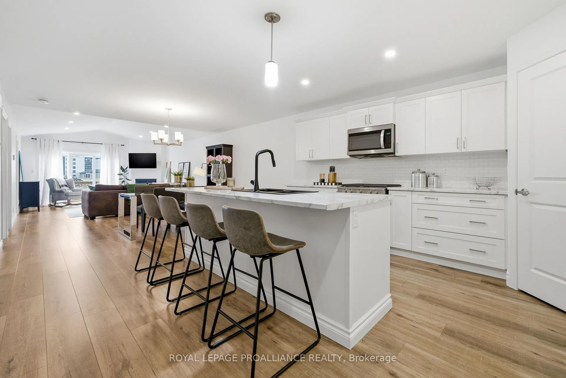 Photo 6 of 100 Dewal Place, Belleville, Belleville Ward — HOMEH