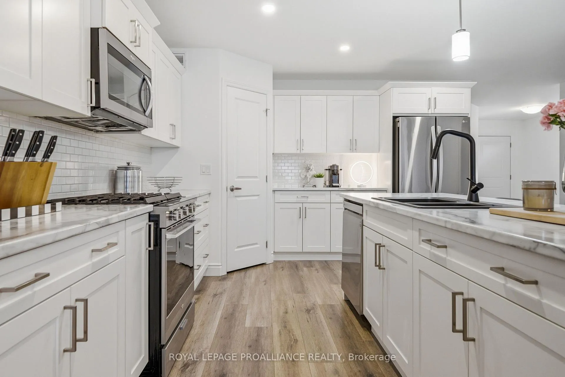 Photo 8 of 100 Dewal Place, Belleville, Belleville Ward — HOMEH