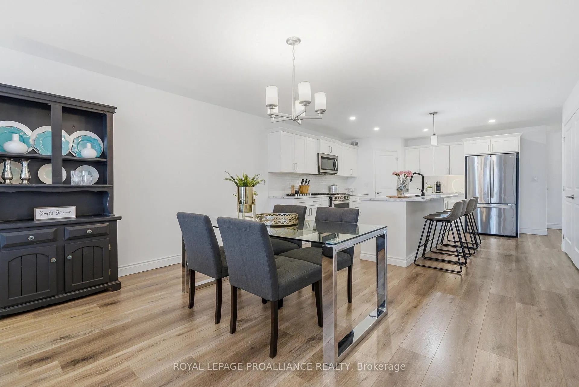 Photo 11 of 100 Dewal Place, Belleville, Belleville Ward — HOMEH