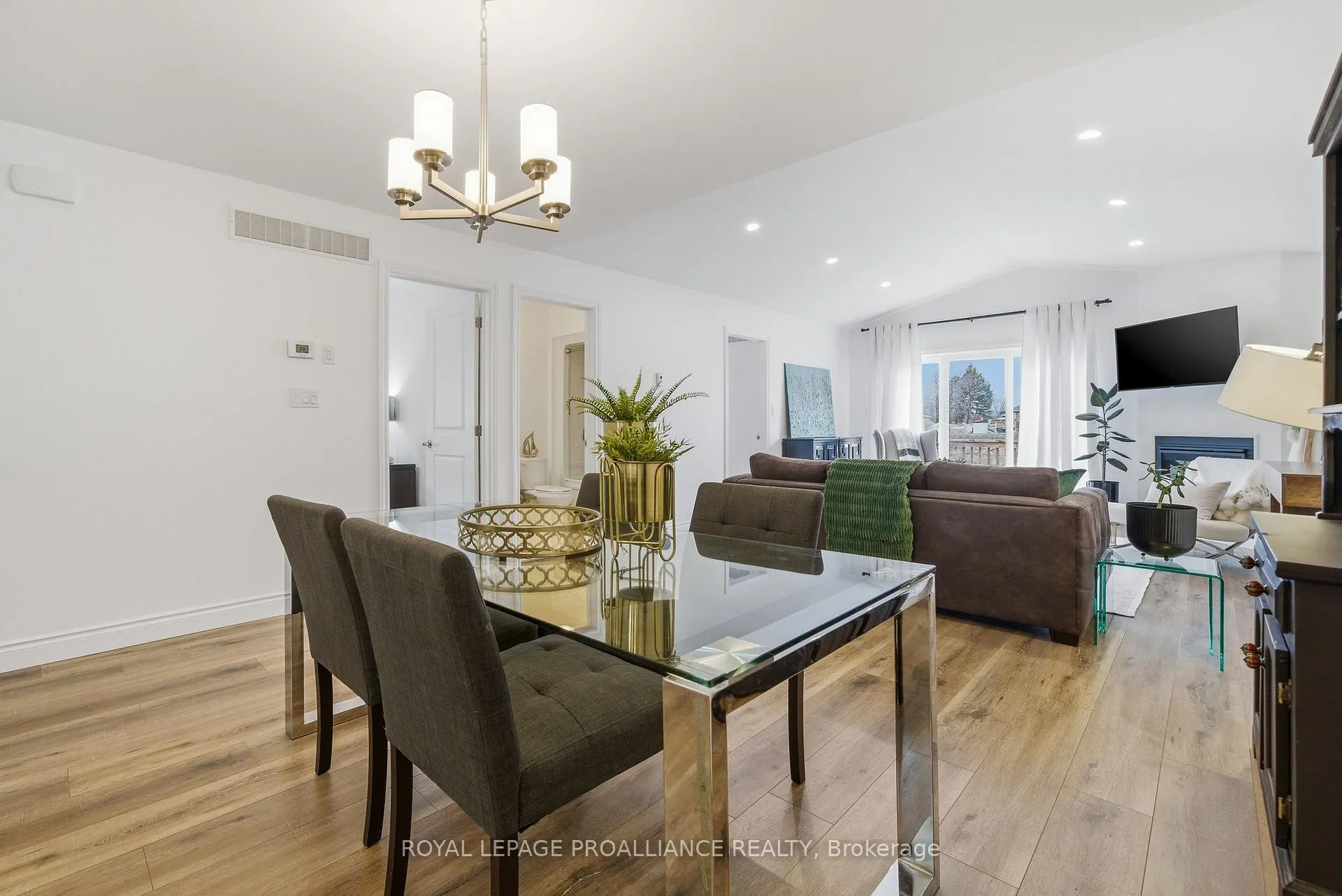 Photo 13 of 100 Dewal Place, Belleville, Belleville Ward — HOMEH