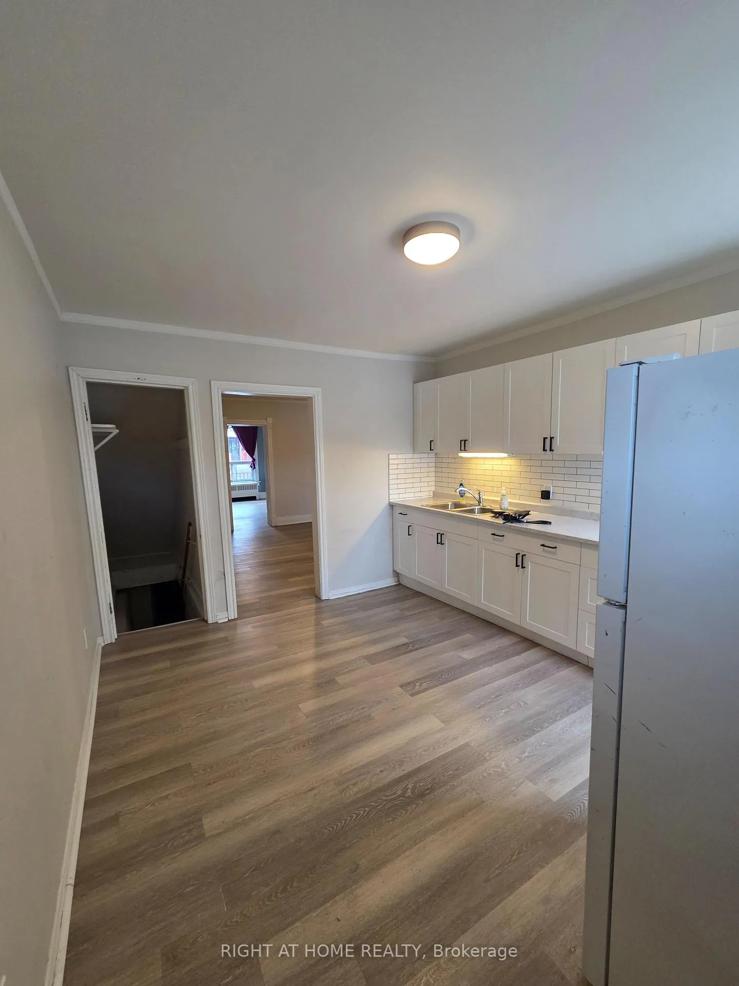 Photo 6 of Unit 1, 298 Emerald Street N, Hamilton, Landsdale — HOMEH