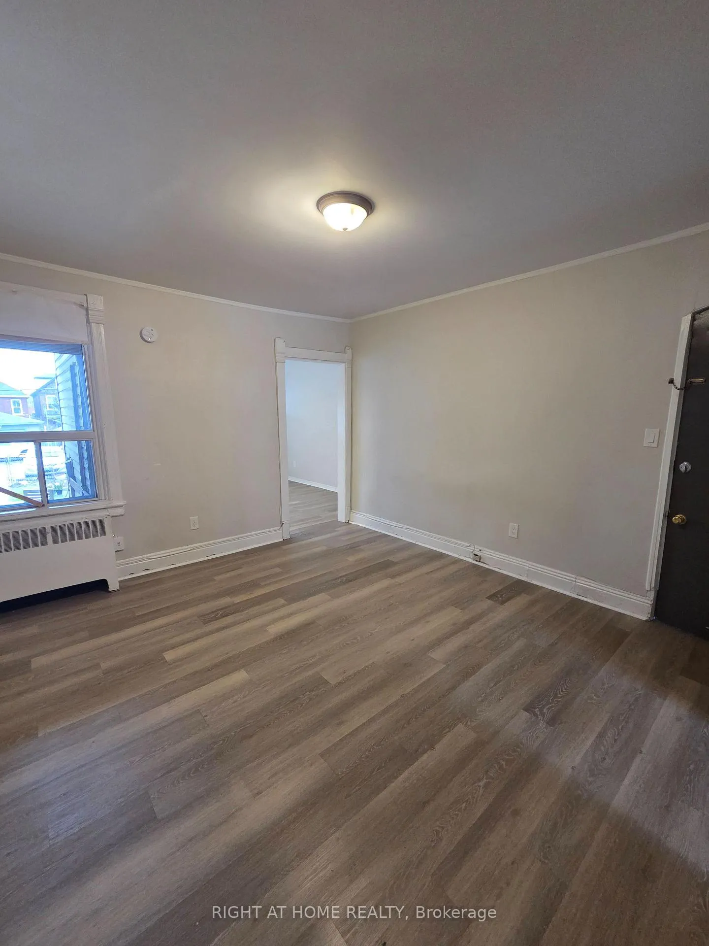 Photo 8 of Unit 1, 298 Emerald Street N, Hamilton, Landsdale — HOMEH