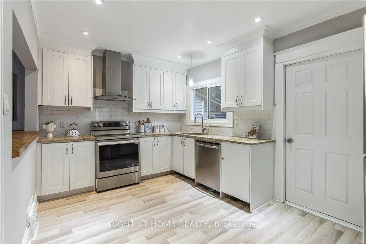 Photo 8 of 16 Birch Avenue E, Hamilton, Gibson — HOMEH