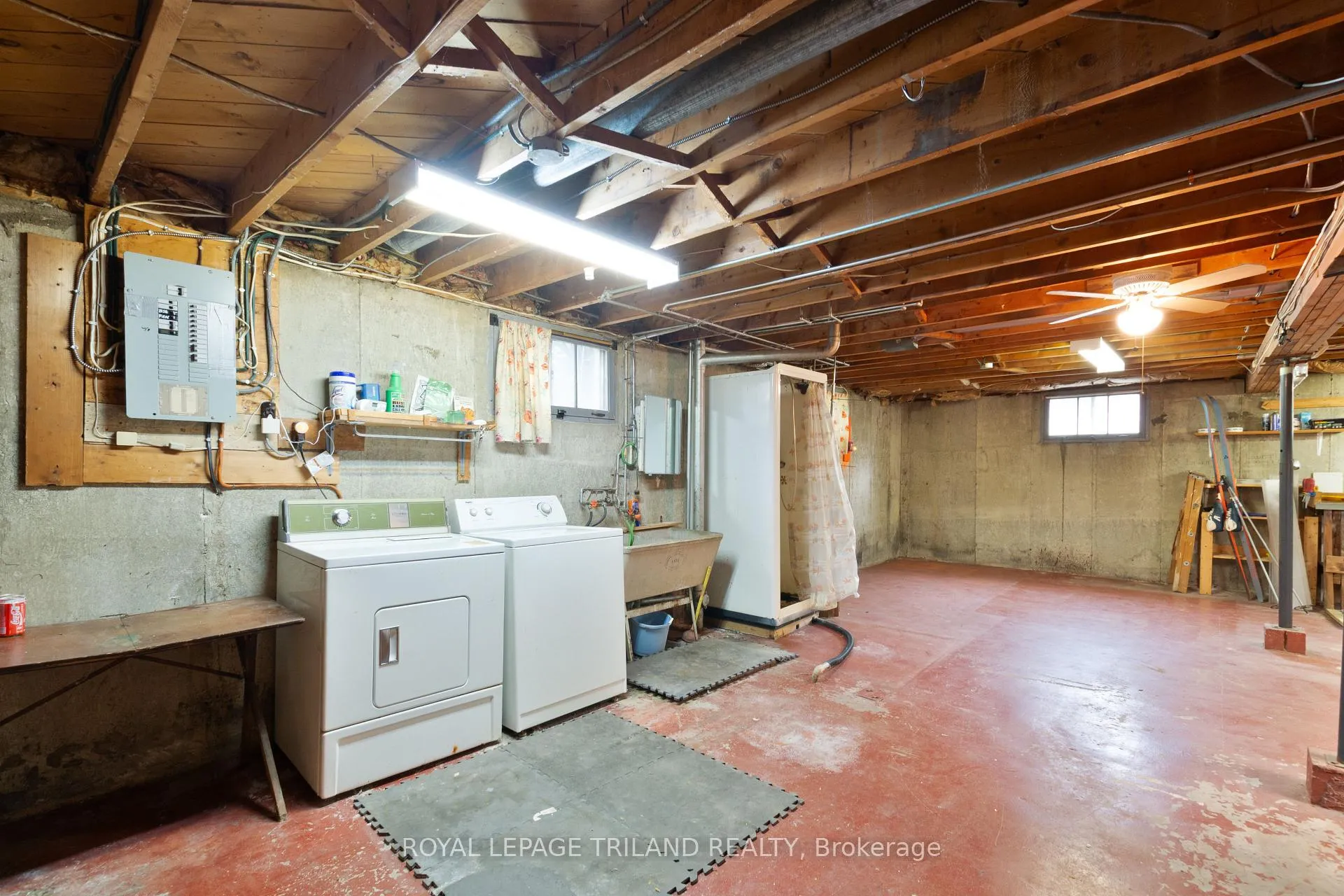 Photo 23 of 87 Arcadia Crescent, London, East O — HOMEH