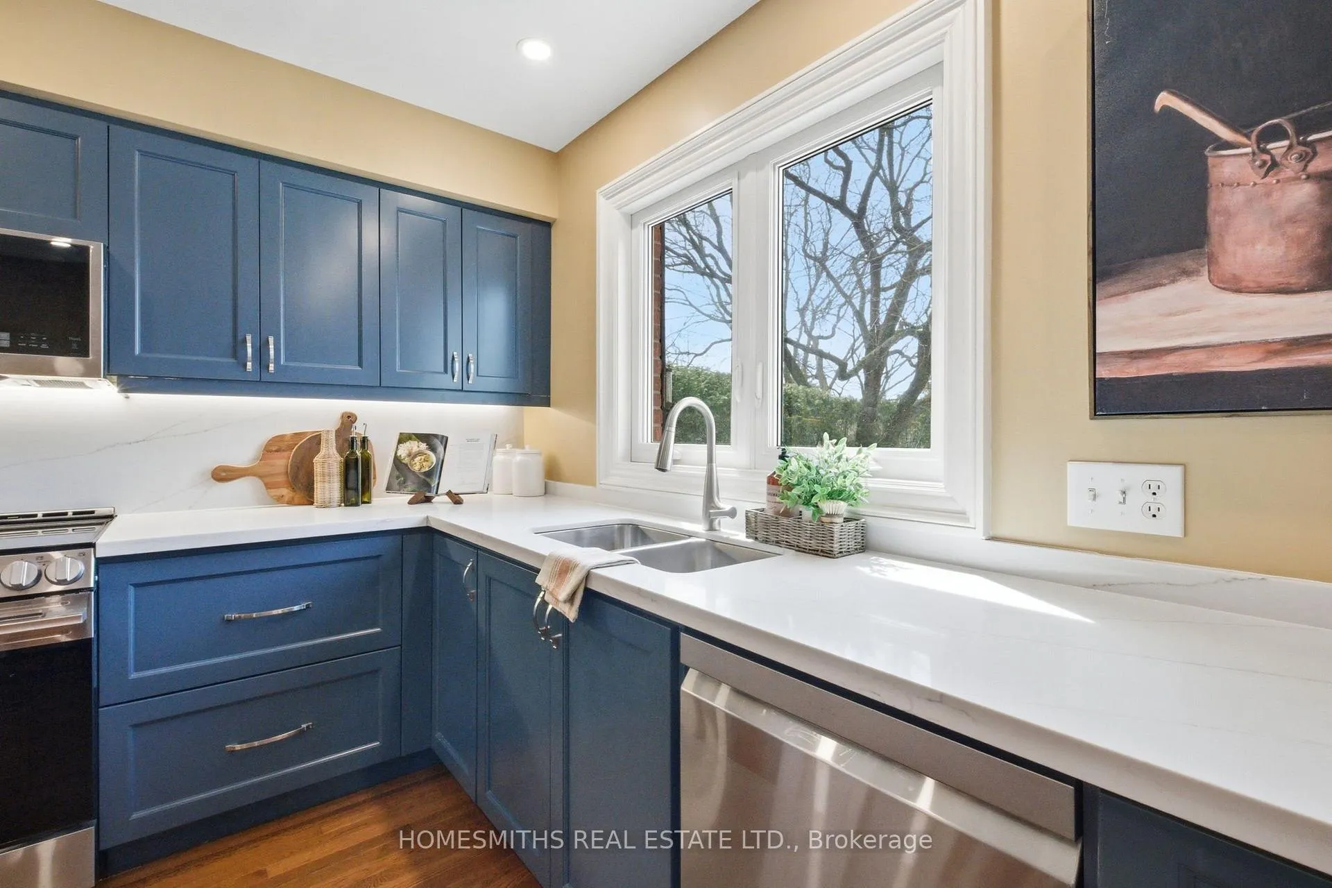 Photo 10 of 356 Fairview Drive, Whitby, Lynde Creek — HOMEH