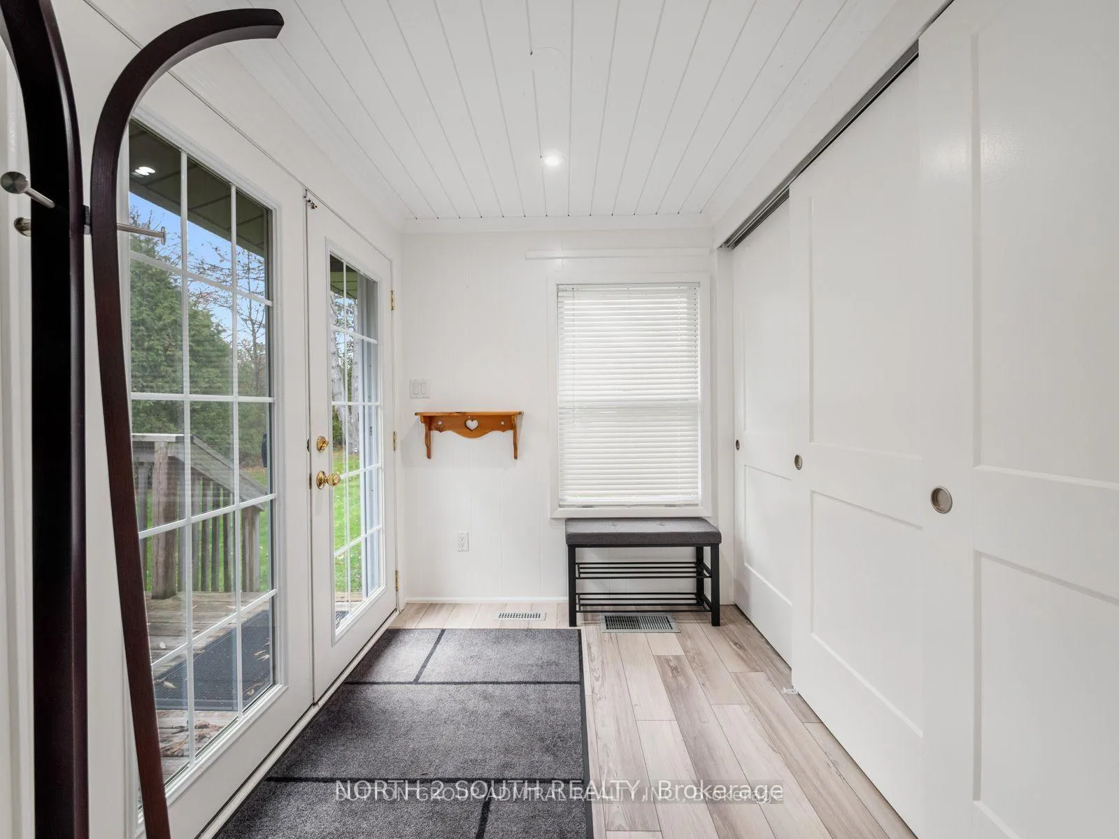 Photo 4 of 1273 Maple Road, Innisfil, Rural Innisfil — HOMEH