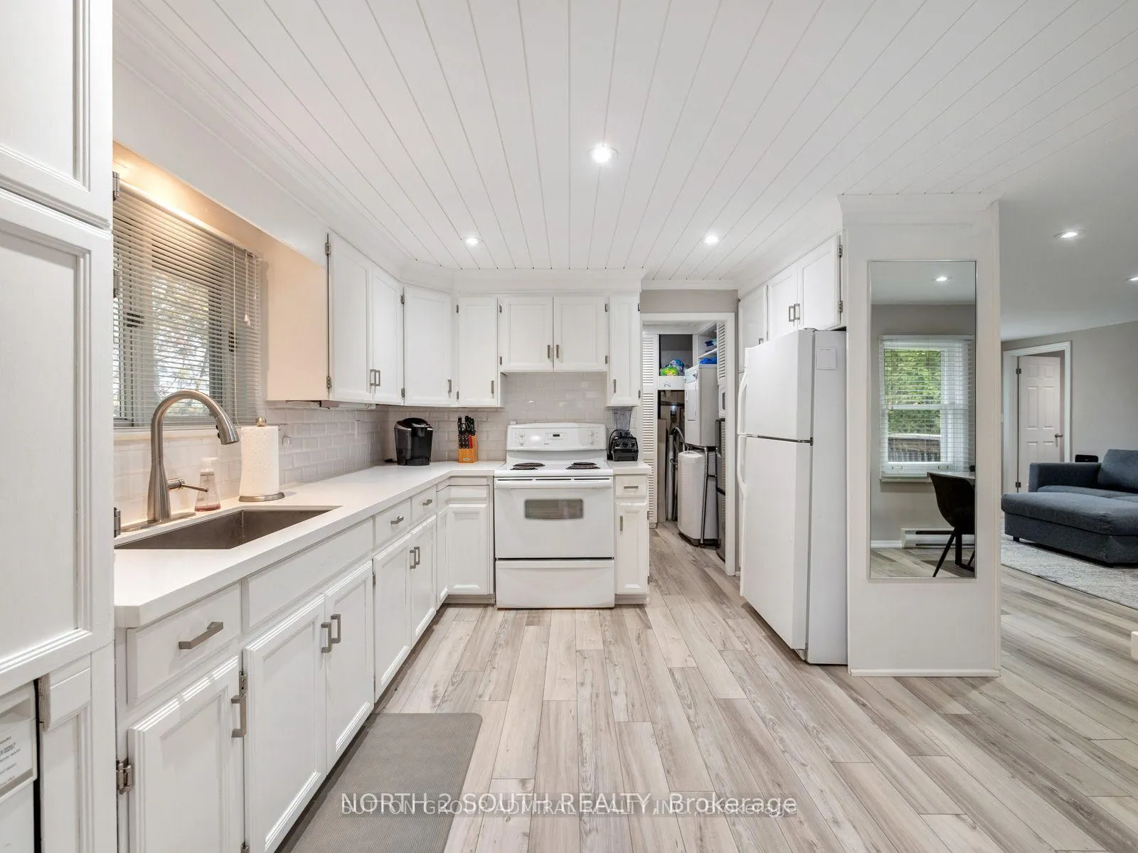 Photo 5 of 1273 Maple Road, Innisfil, Rural Innisfil — HOMEH