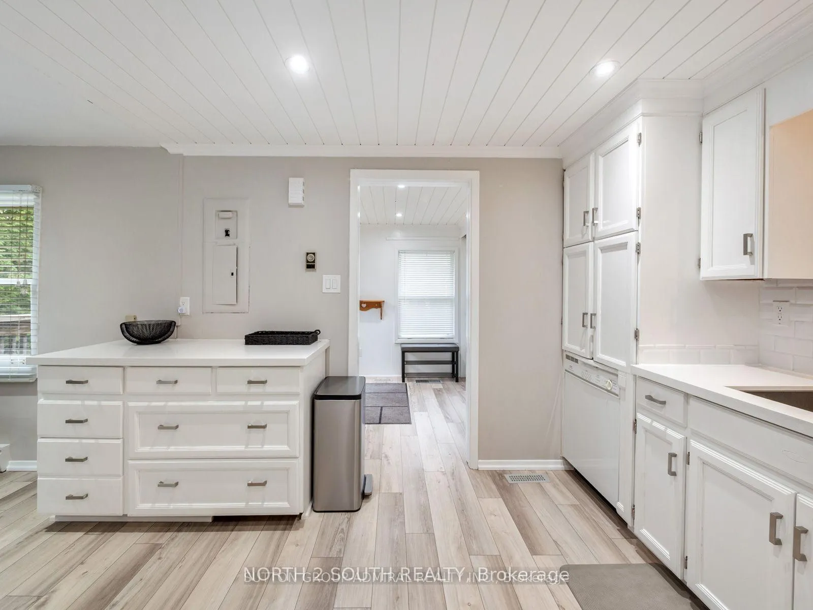 Photo 7 of 1273 Maple Road, Innisfil, Rural Innisfil — HOMEH