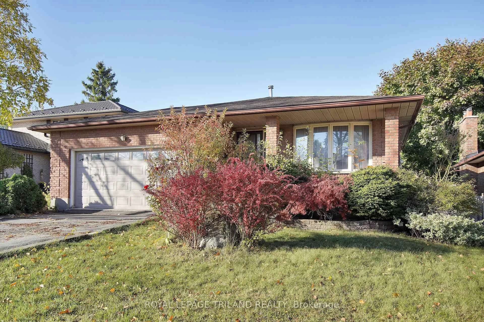 Front of 42 Applegreen Grove