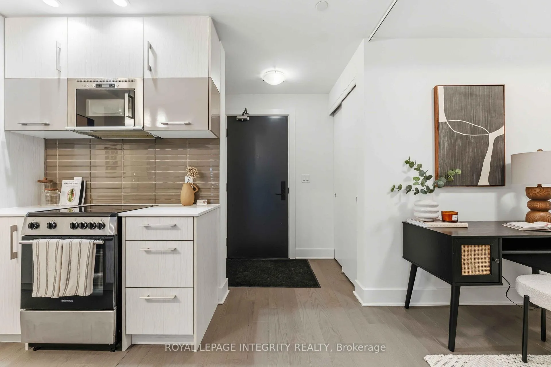 Photo 3 of Unit 1007, 255 Bay Street, Ottawa, Ottawa Centre — HOMEH