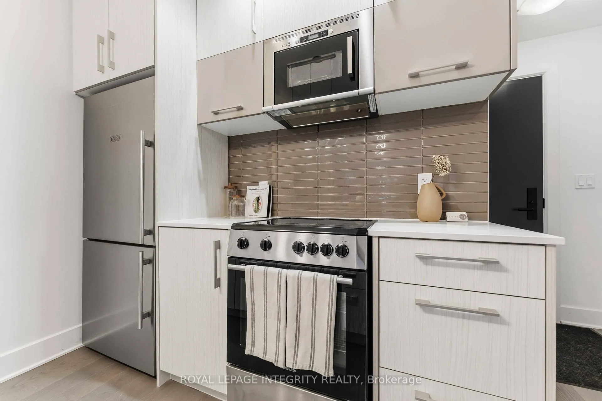 Photo 6 of Unit 1007, 255 Bay Street, Ottawa, Ottawa Centre — HOMEH