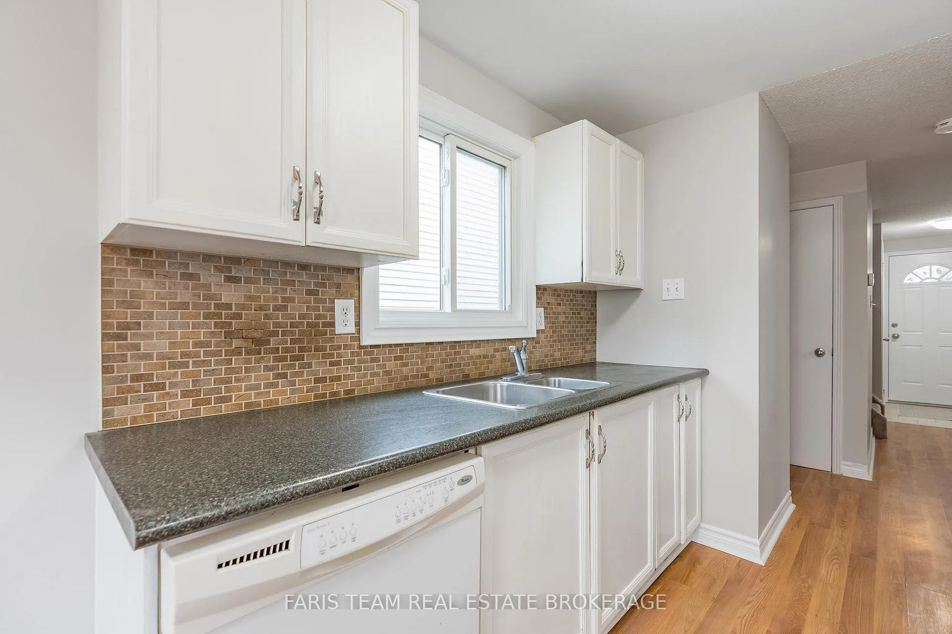 Photo 7 of 18 Argyle Road, Barrie, Sunnidale — HOMEH
