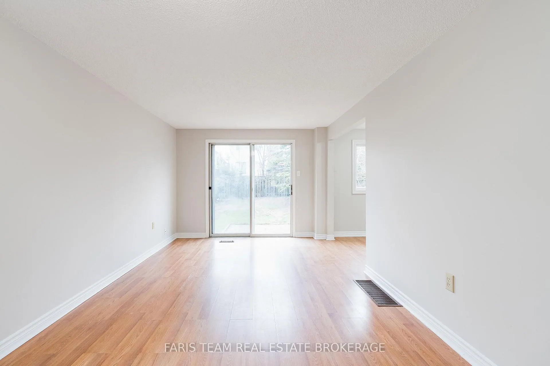 Photo 13 of 18 Argyle Road, Barrie, Sunnidale — HOMEH