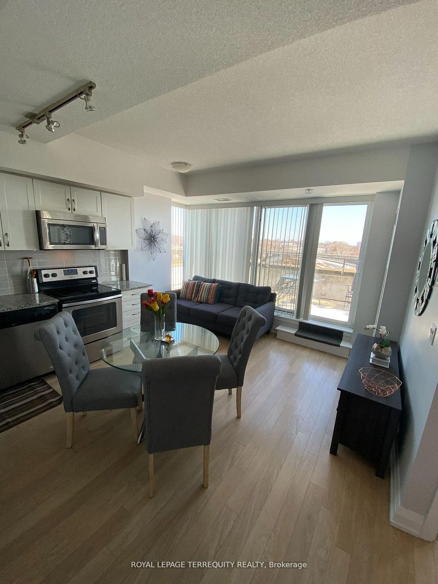 Photo 2 of Unit PH1, 3520 Danforth Avenue, Scarborough, Birchcliffe-Cliffside — HOMEH