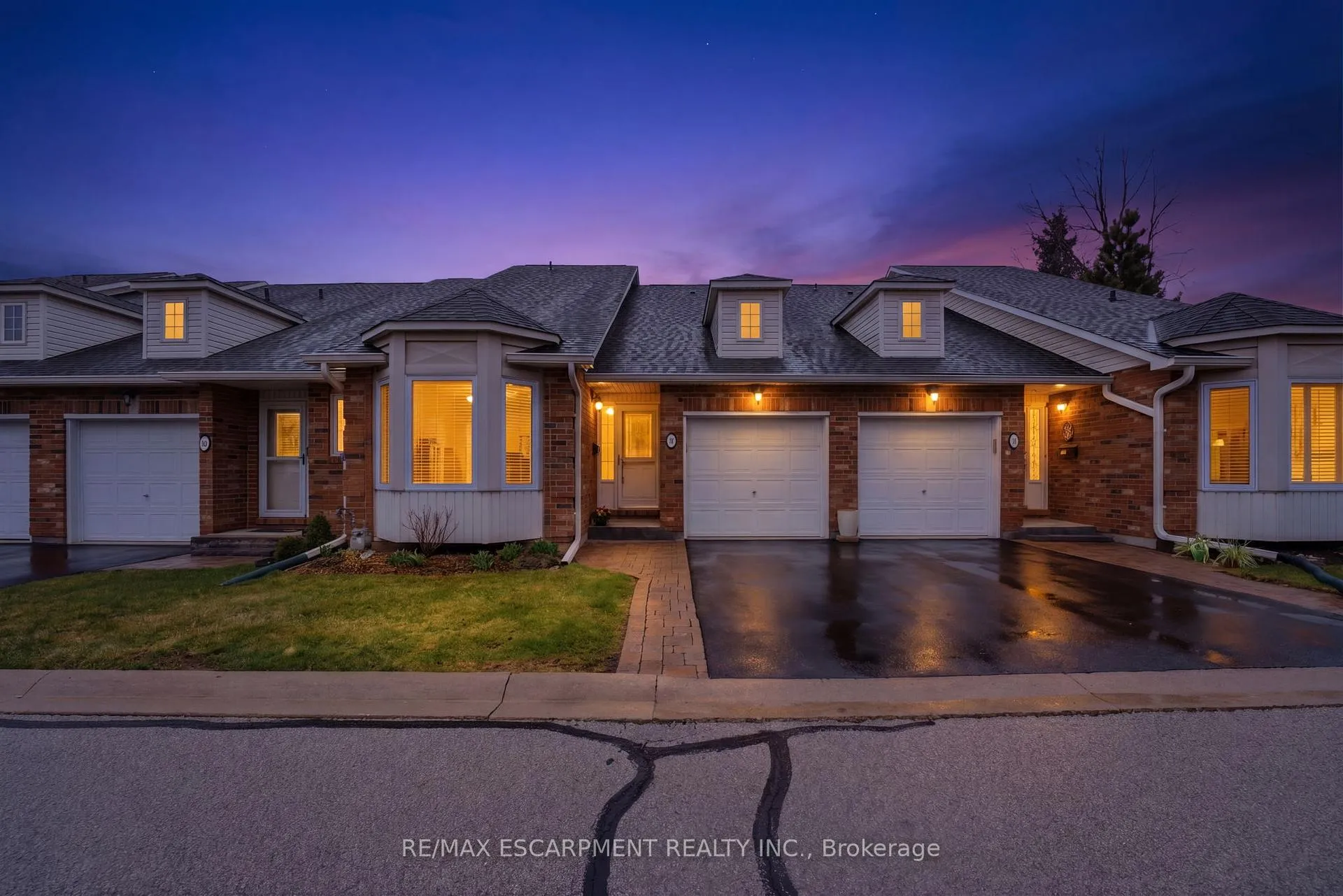 Photo 2 of Unit 29, 222 Fellowes Crescent, Hamilton, Waterdown — HOMEH
