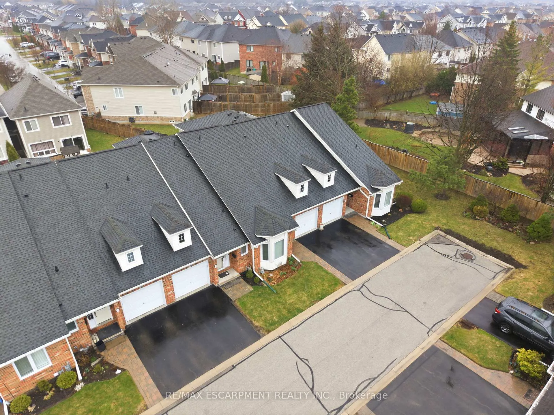 Photo 3 of Unit 29, 222 Fellowes Crescent, Hamilton, Waterdown — HOMEH