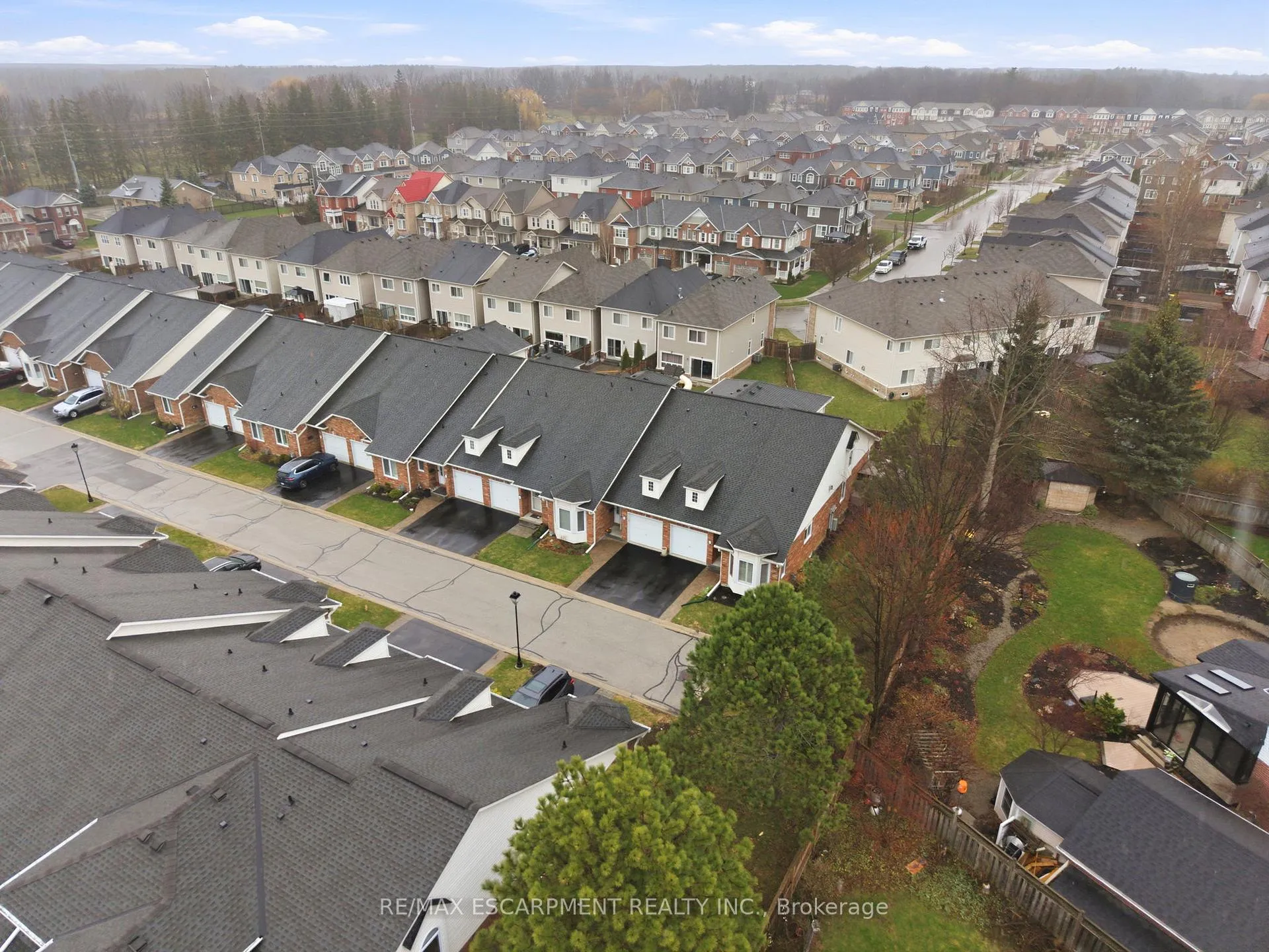 Photo 4 of Unit 29, 222 Fellowes Crescent, Hamilton, Waterdown — HOMEH