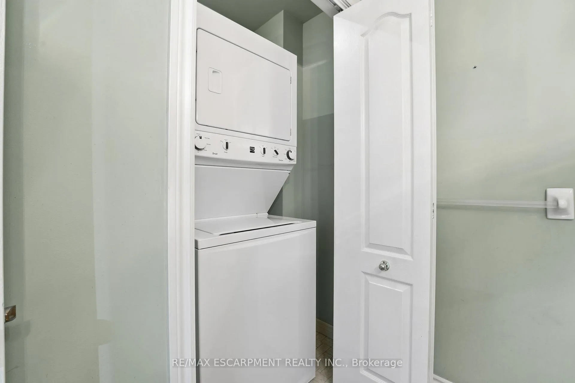 Photo 24 of Unit 29, 222 Fellowes Crescent, Hamilton, Waterdown — HOMEH