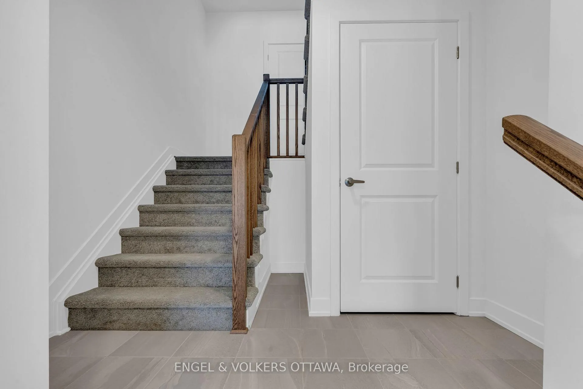 Photo 2 of 802 Anciano Crescent, Ottawa, Kanata - Emerald Meadows/Trailwest — HOMEH