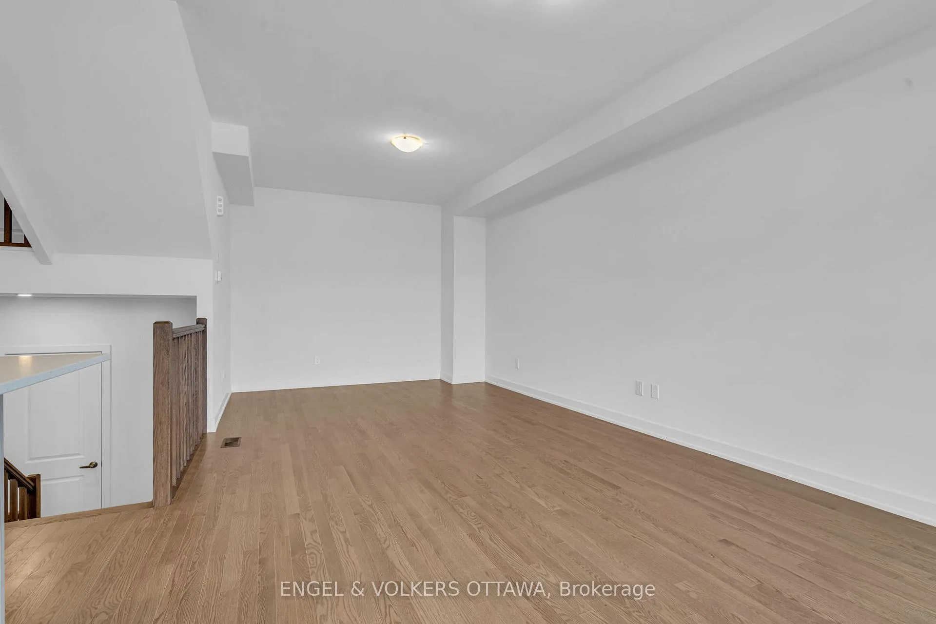 Photo 8 of 802 Anciano Crescent, Ottawa, Kanata - Emerald Meadows/Trailwest — HOMEH