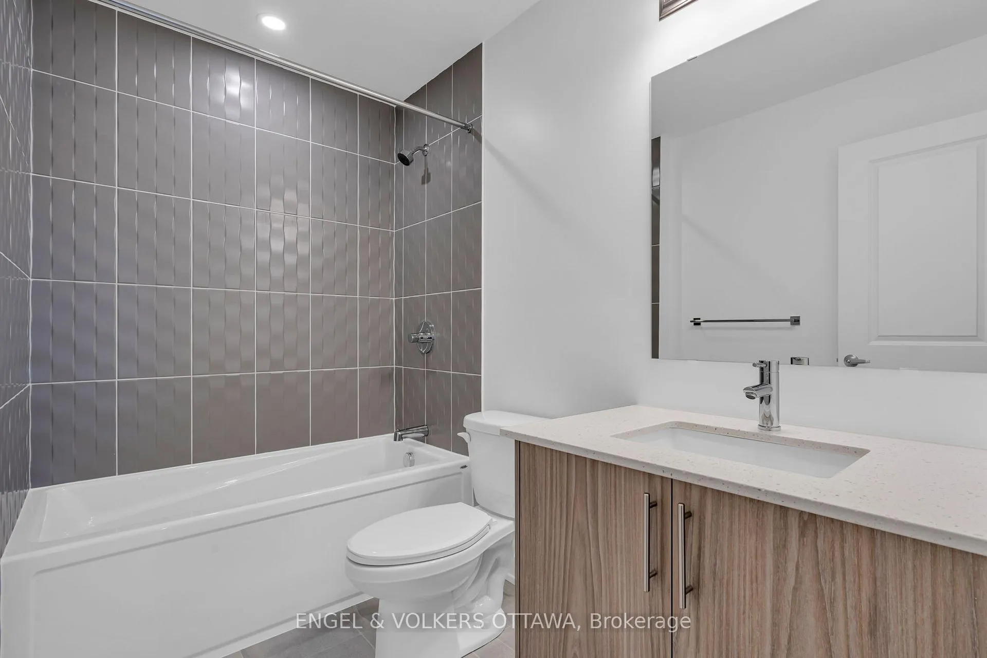 Photo 11 of 802 Anciano Crescent, Ottawa, Kanata - Emerald Meadows/Trailwest — HOMEH