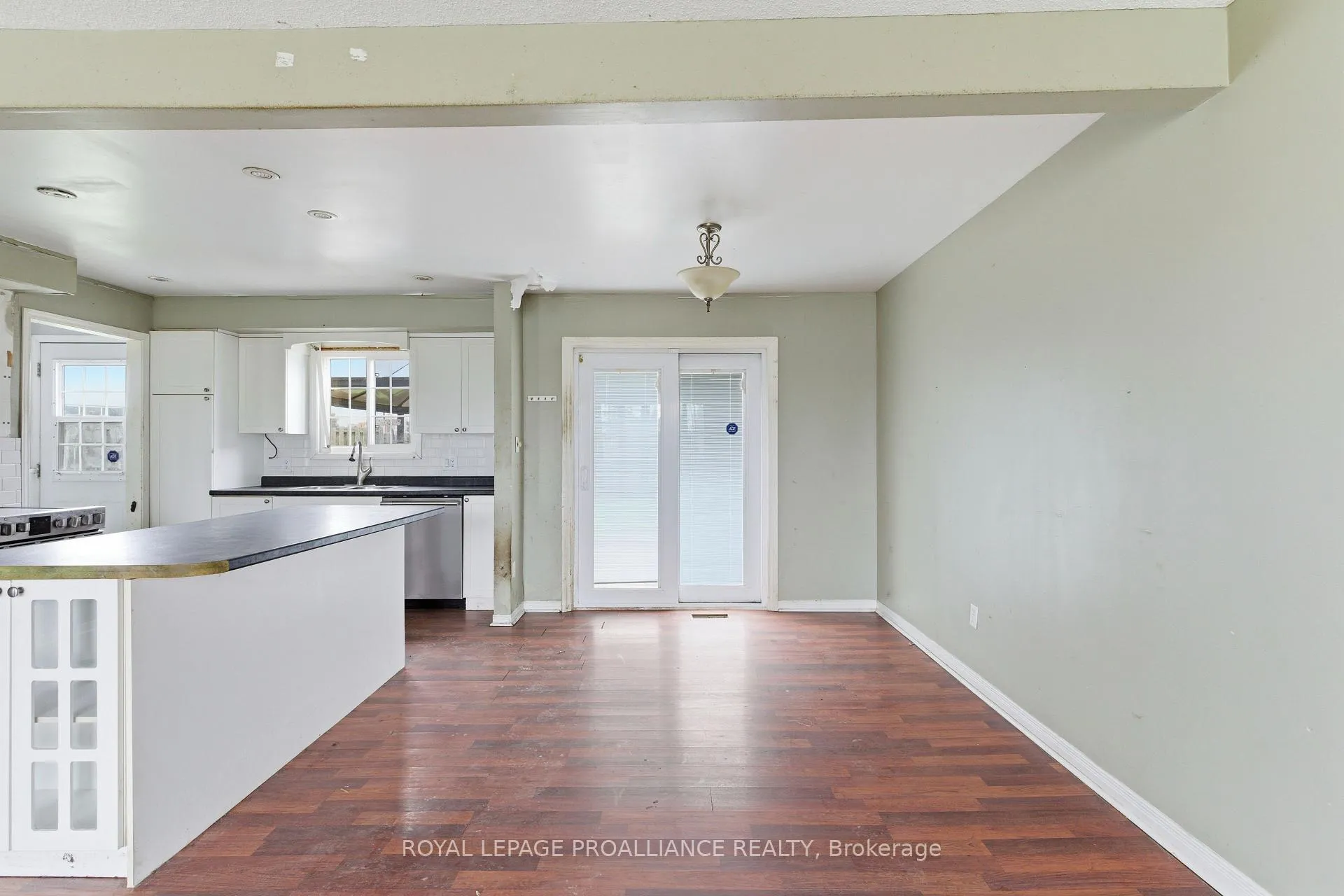 Photo 6 of 1306 Brockmount Place, Brockville — HOMEH
