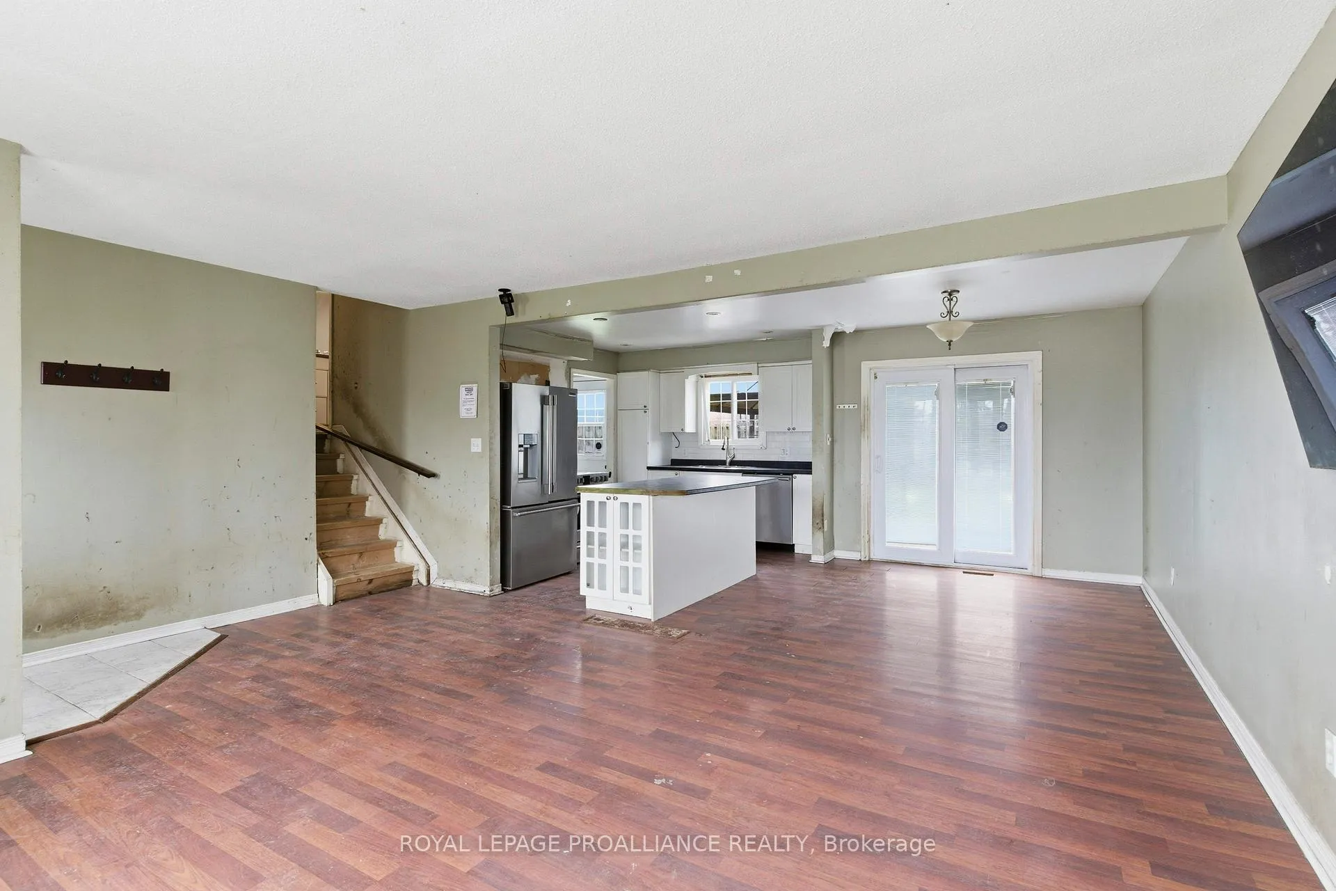 Photo 12 of 1306 Brockmount Place, Brockville — HOMEH