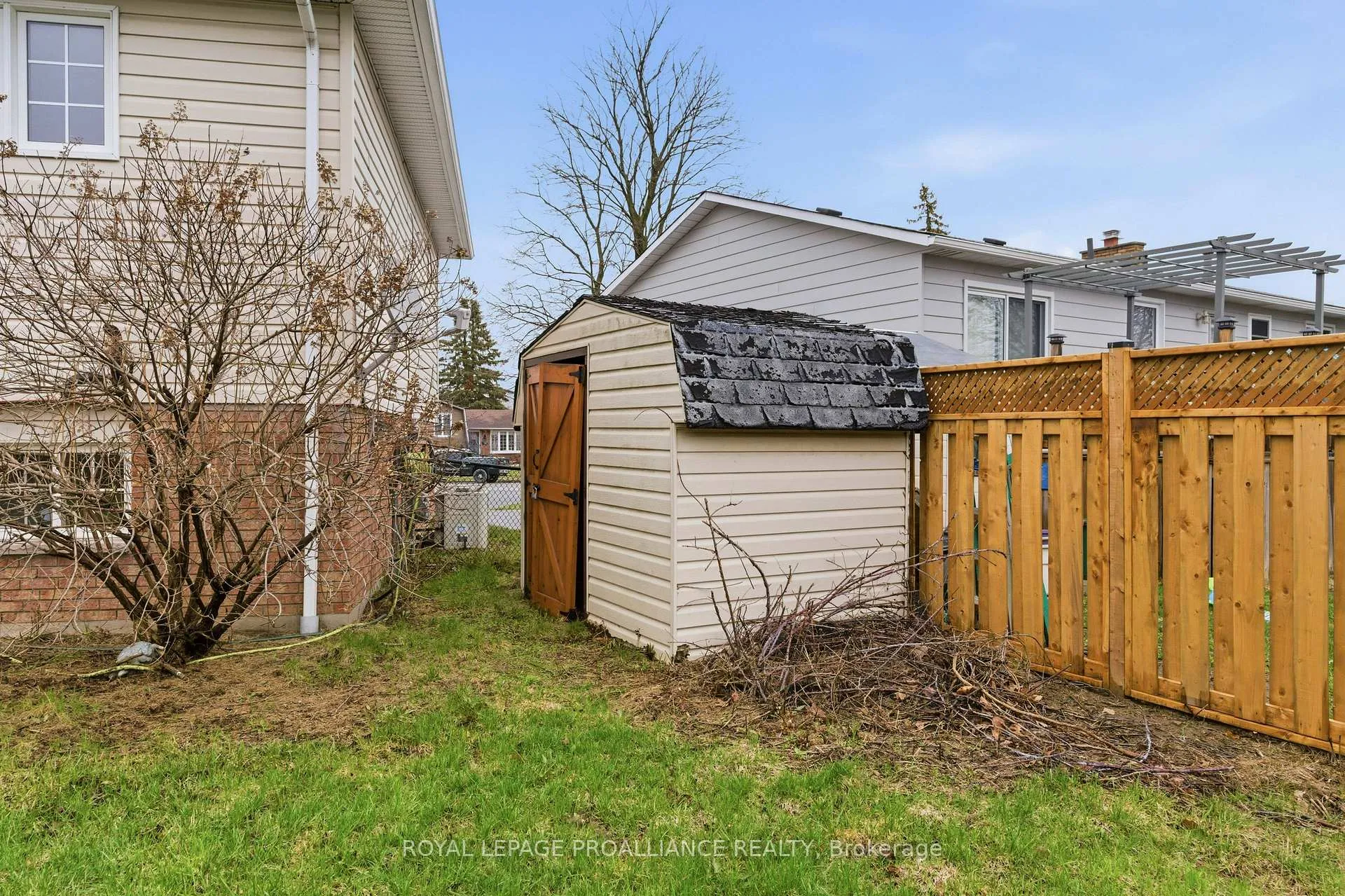 Photo 33 of 1306 Brockmount Place, Brockville — HOMEH