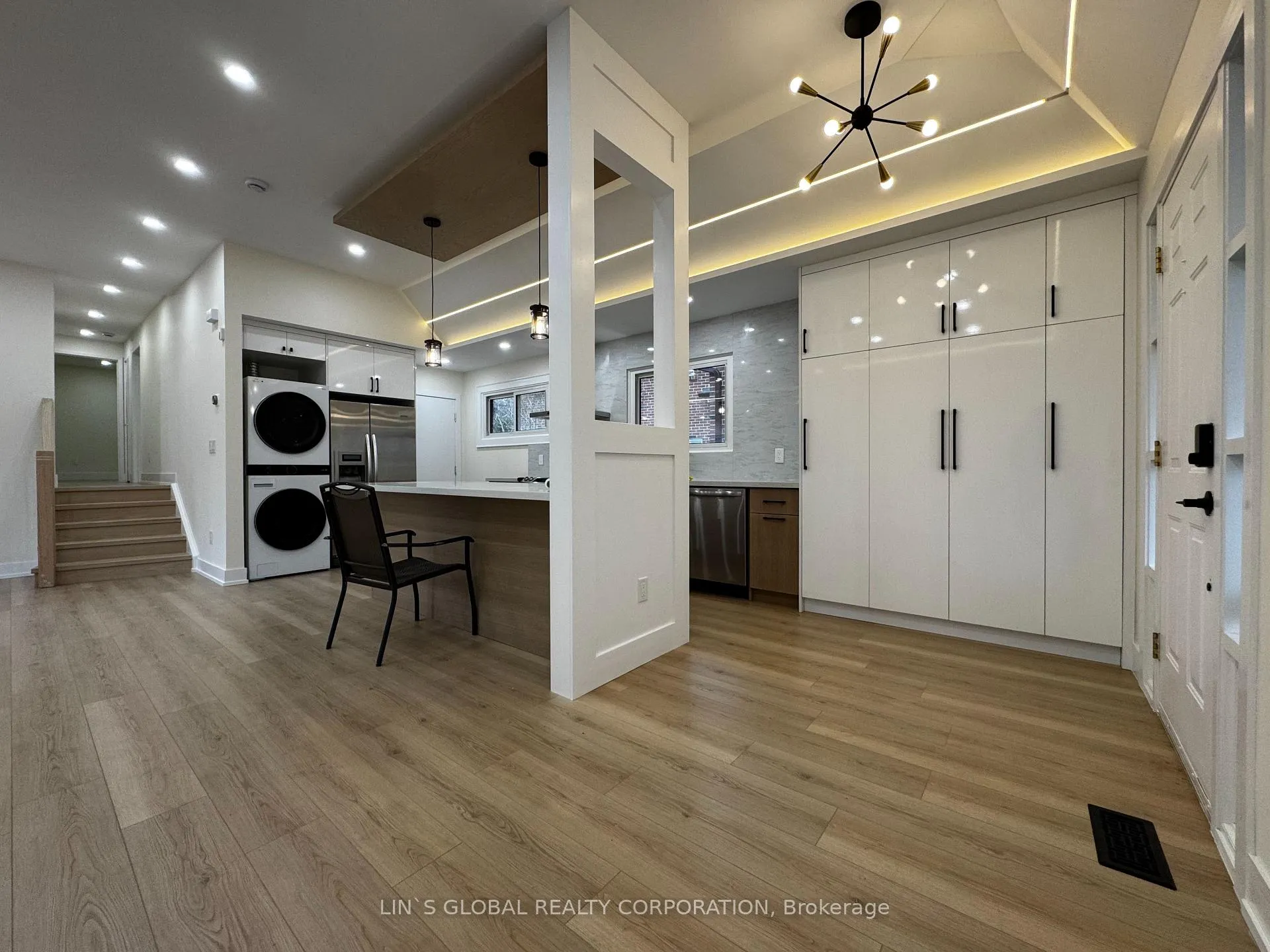 Photo 2 of 94 Collingsbrook Boulevard, Scarborough, L'Amoreaux — HOMEH