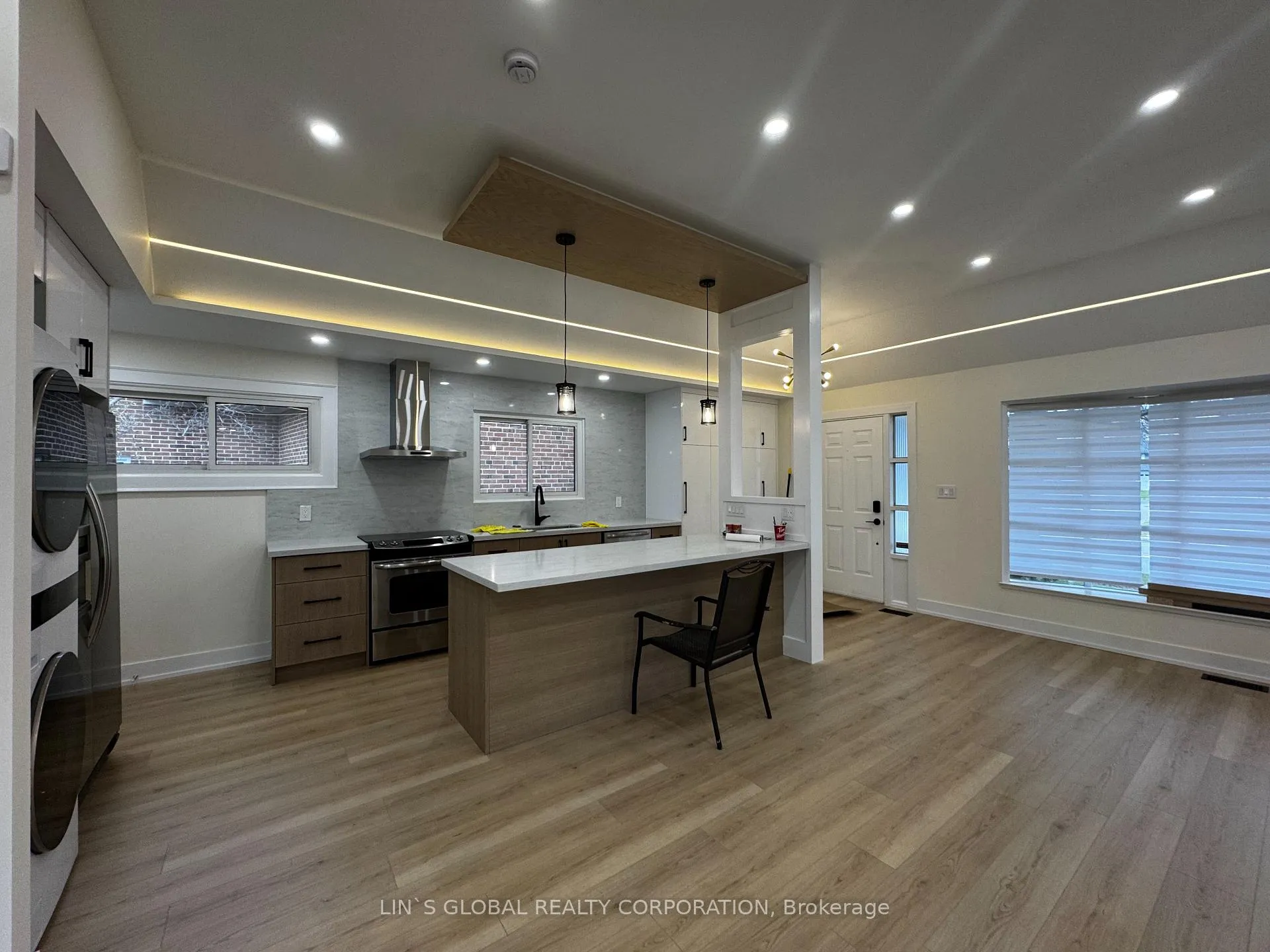 Photo 3 of 94 Collingsbrook Boulevard, Scarborough, L'Amoreaux — HOMEH