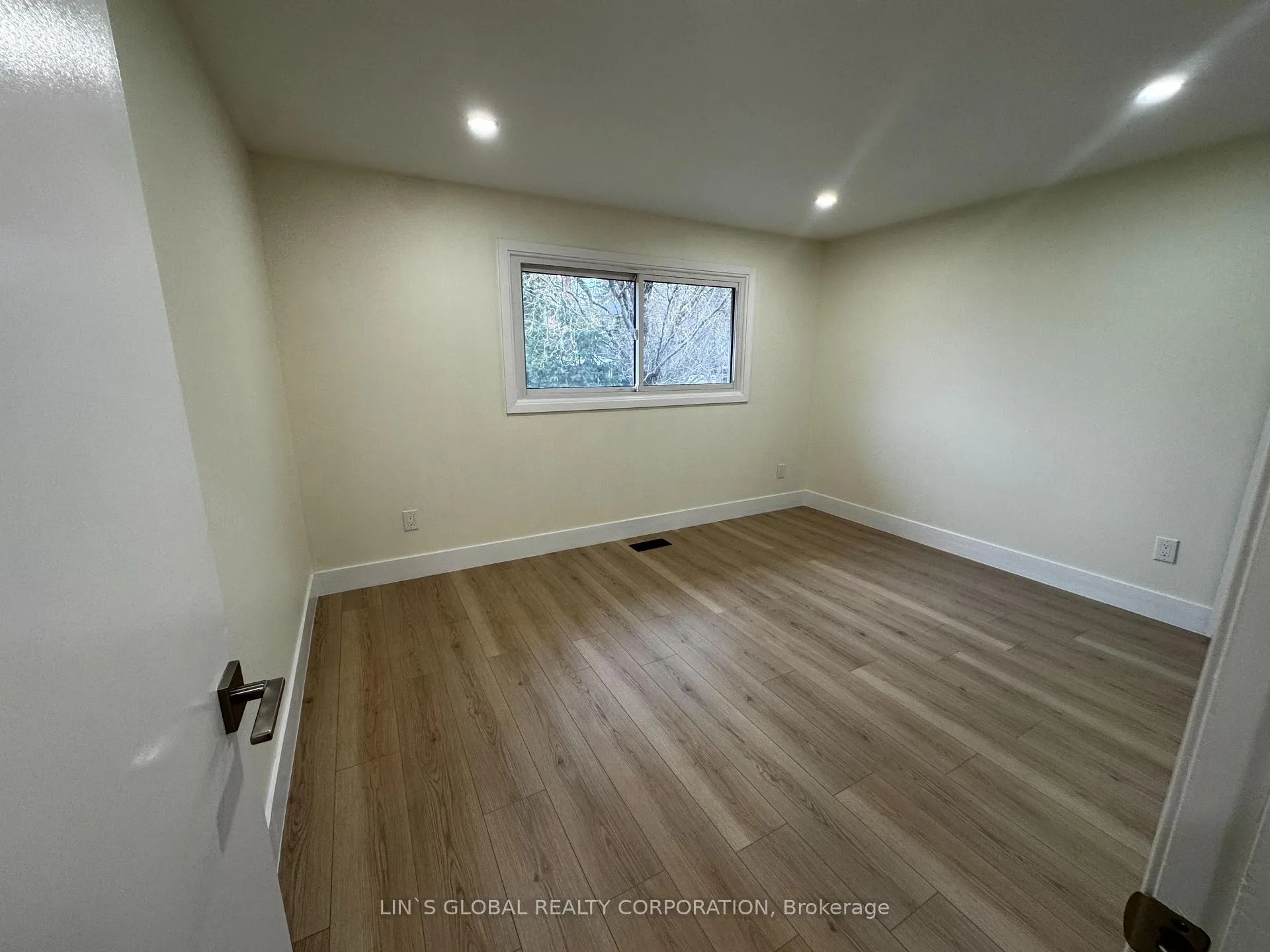 Photo 8 of 94 Collingsbrook Boulevard, Scarborough, L'Amoreaux — HOMEH