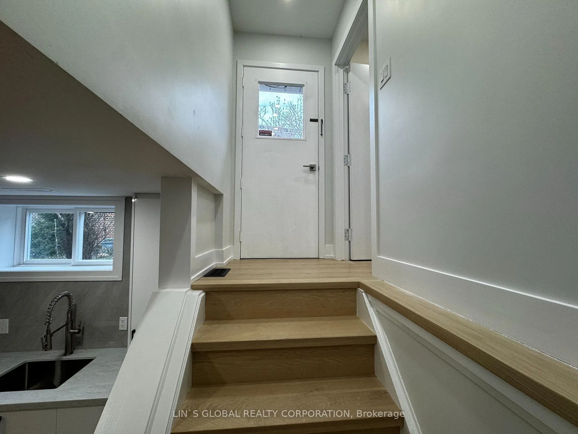 Photo 11 of 94 Collingsbrook Boulevard, Scarborough, L'Amoreaux — HOMEH