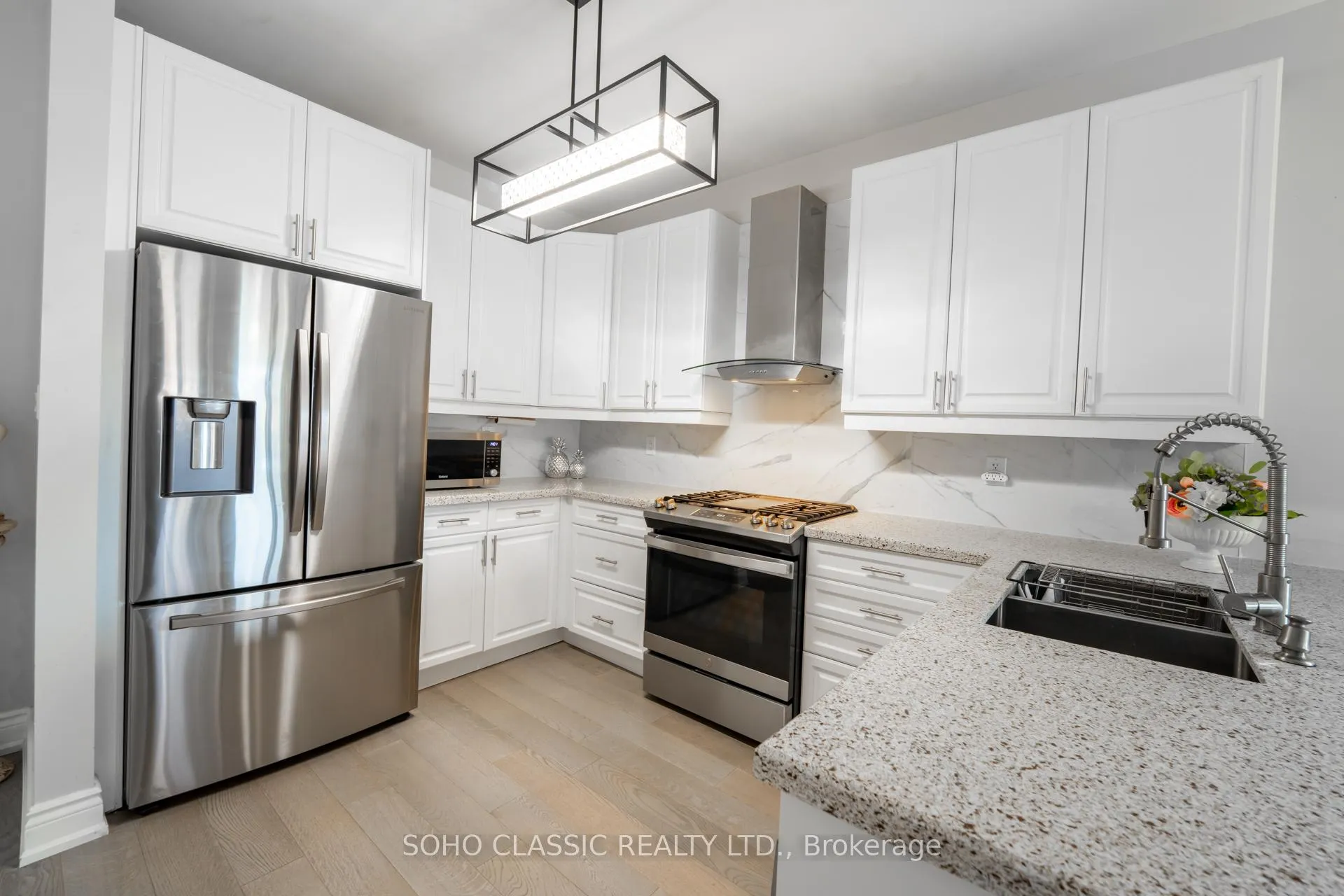 Photo 14 of 35 Brunel Street, Vaughan, Patterson — HOMEH