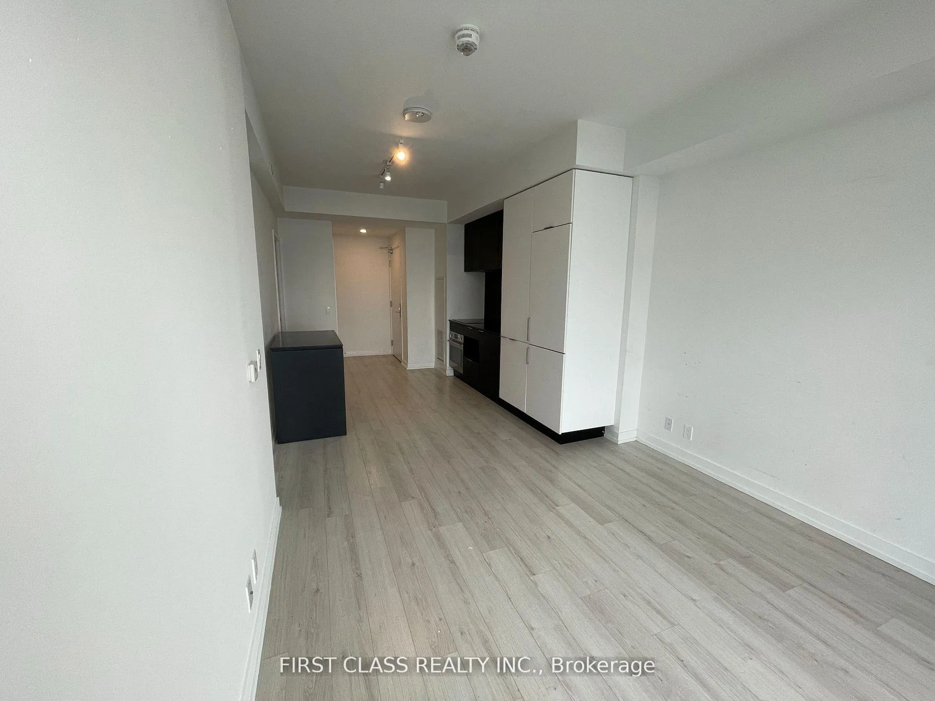 Photo 6 of Unit 2513, 33 Helendale Avenue, Toronto, Yonge-Eglinton — HOMEH