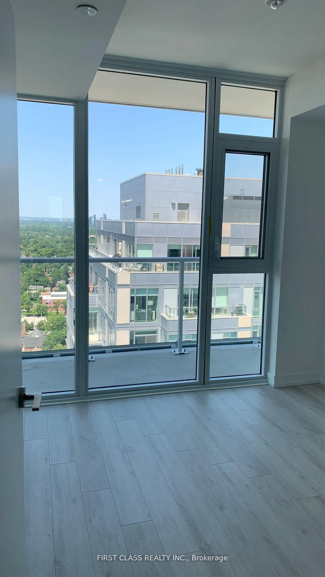 Photo 11 of Unit 2513, 33 Helendale Avenue, Toronto, Yonge-Eglinton — HOMEH