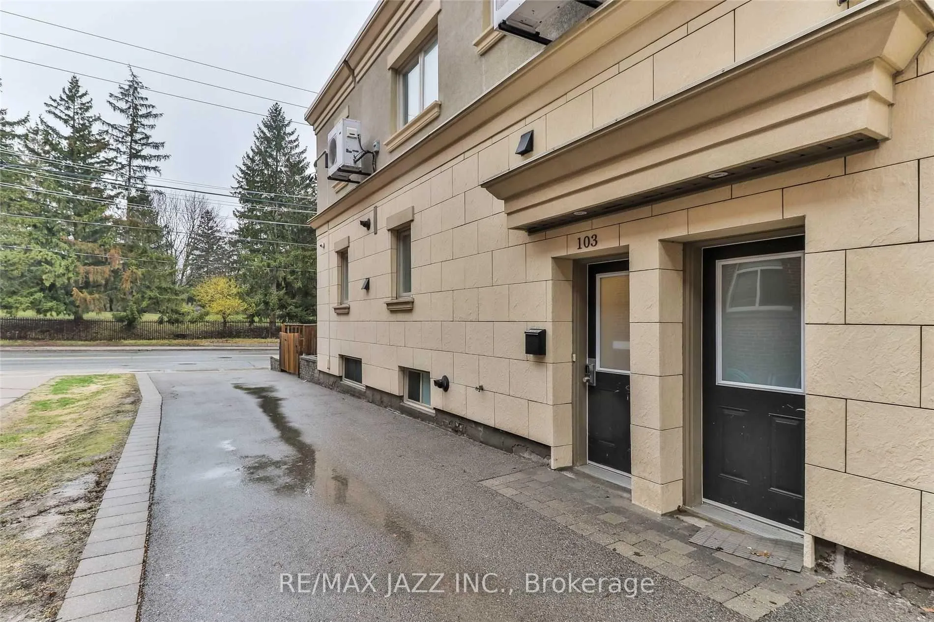 Photo 3 of Unit 103, 1303 Bayview Avenue, Toronto, Leaside — HOMEH