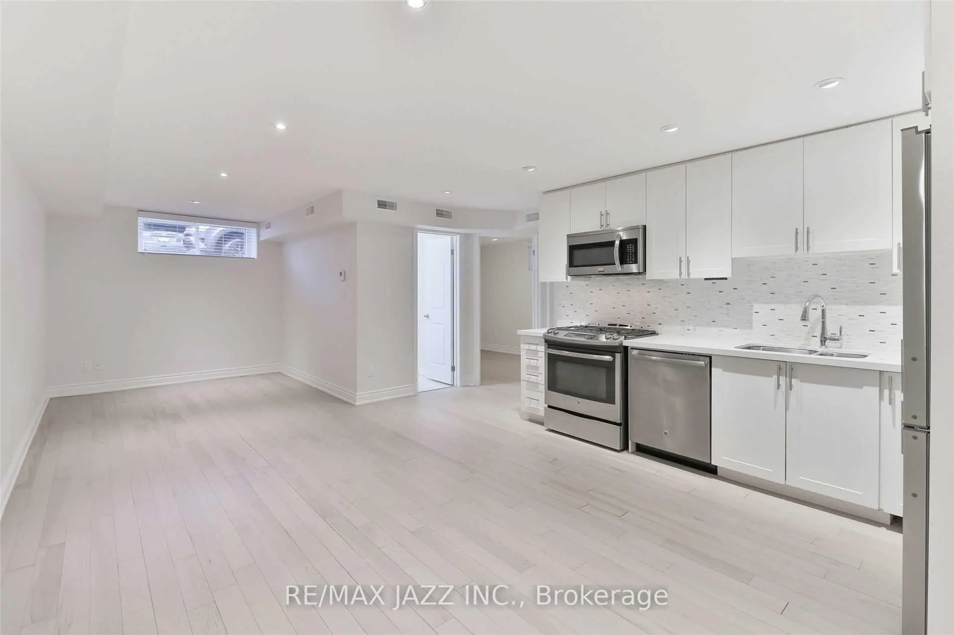 Photo 7 of Unit 103, 1303 Bayview Avenue, Toronto, Leaside — HOMEH