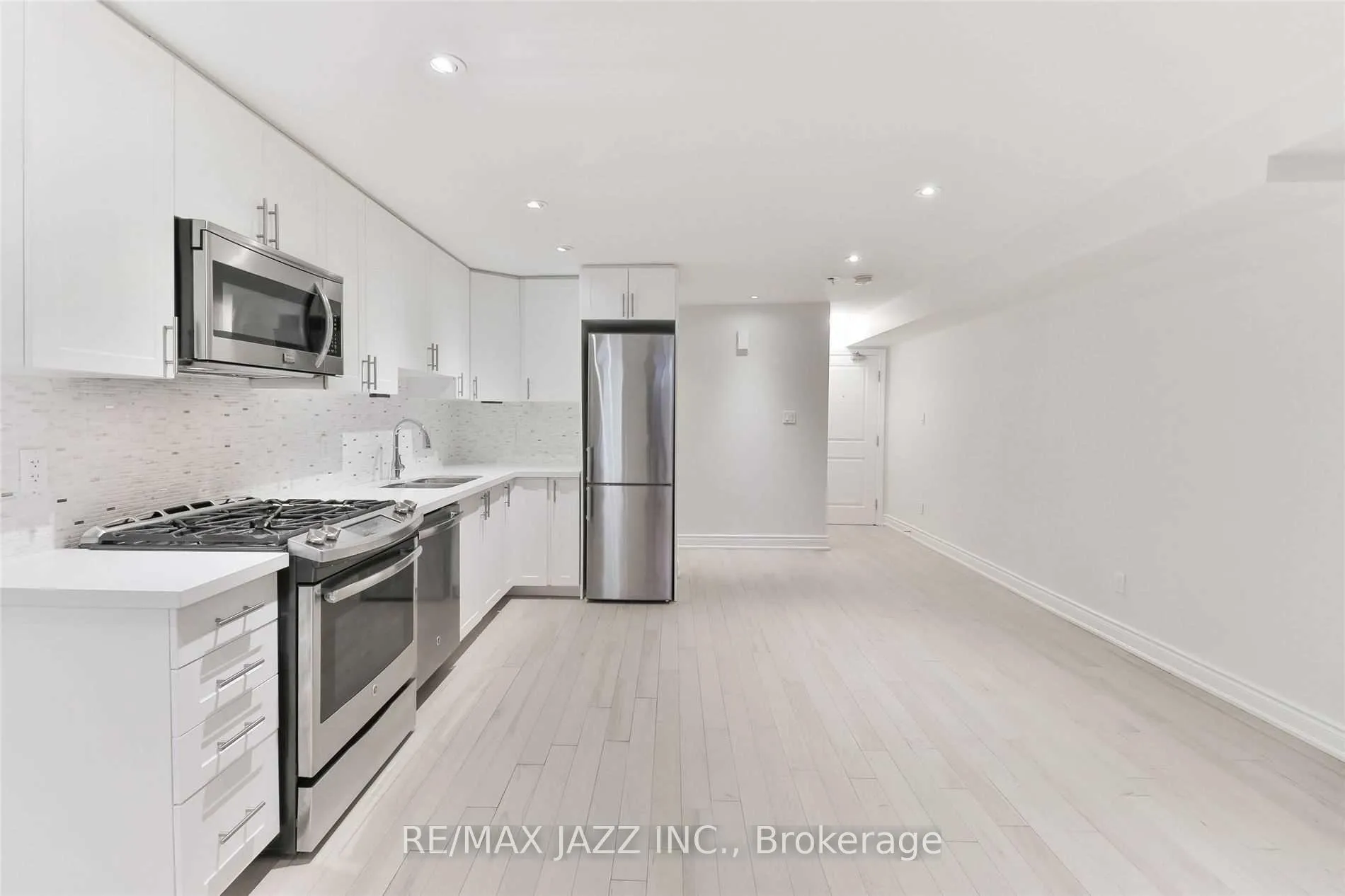 Photo 9 of Unit 103, 1303 Bayview Avenue, Toronto, Leaside — HOMEH
