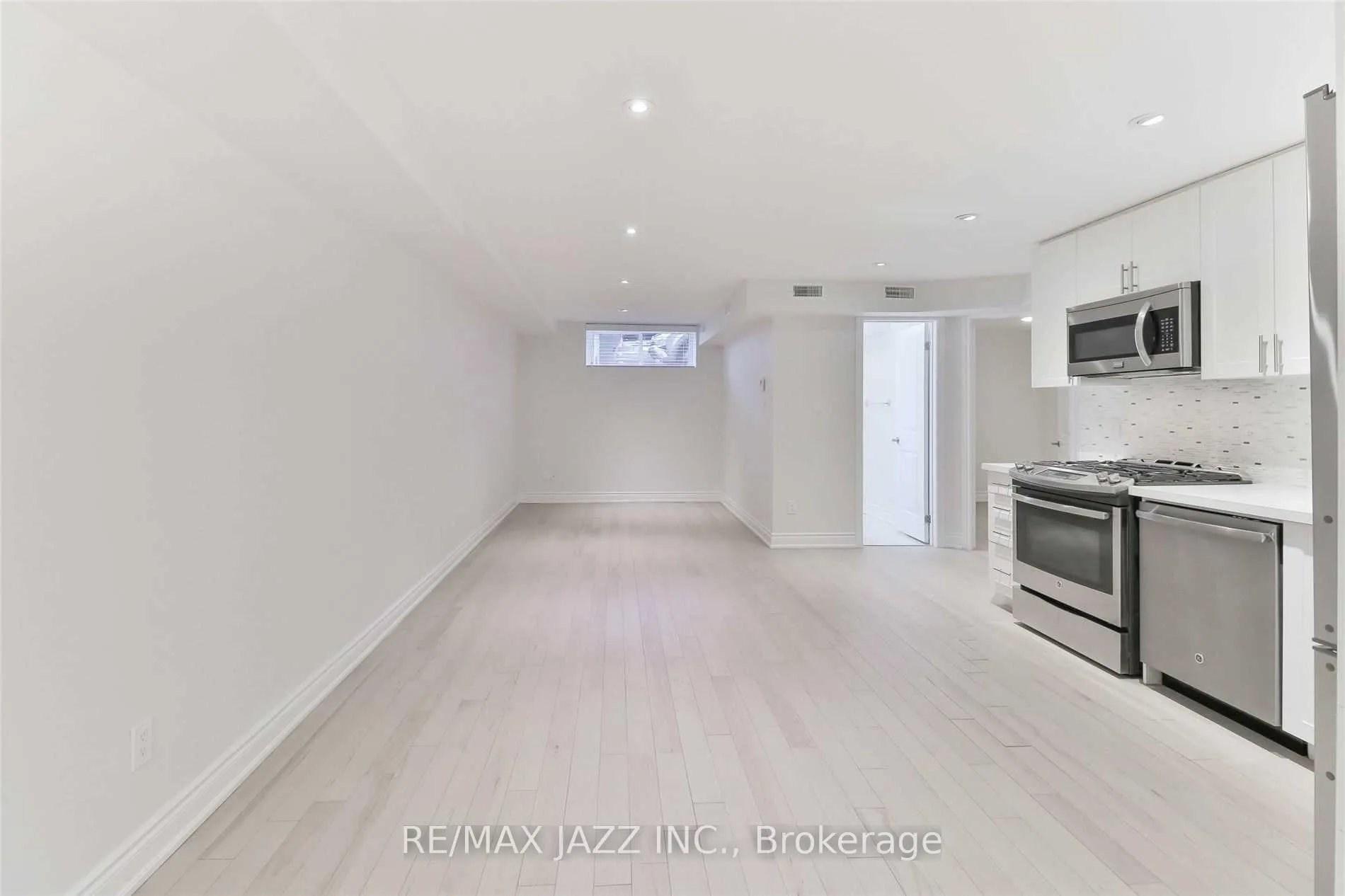Photo 10 of Unit 103, 1303 Bayview Avenue, Toronto, Leaside — HOMEH