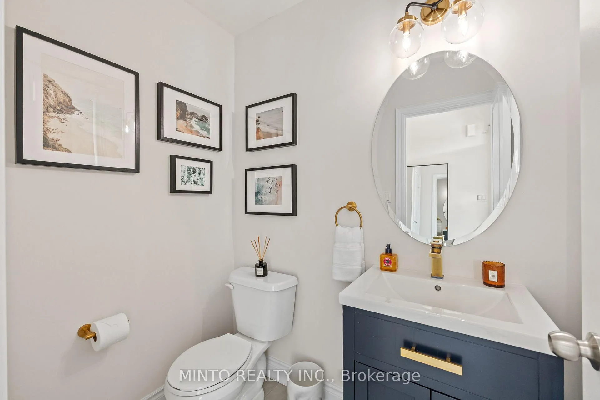 Photo 5 of 54 Canard Drive, Vaughan, Kleinburg — HOMEH