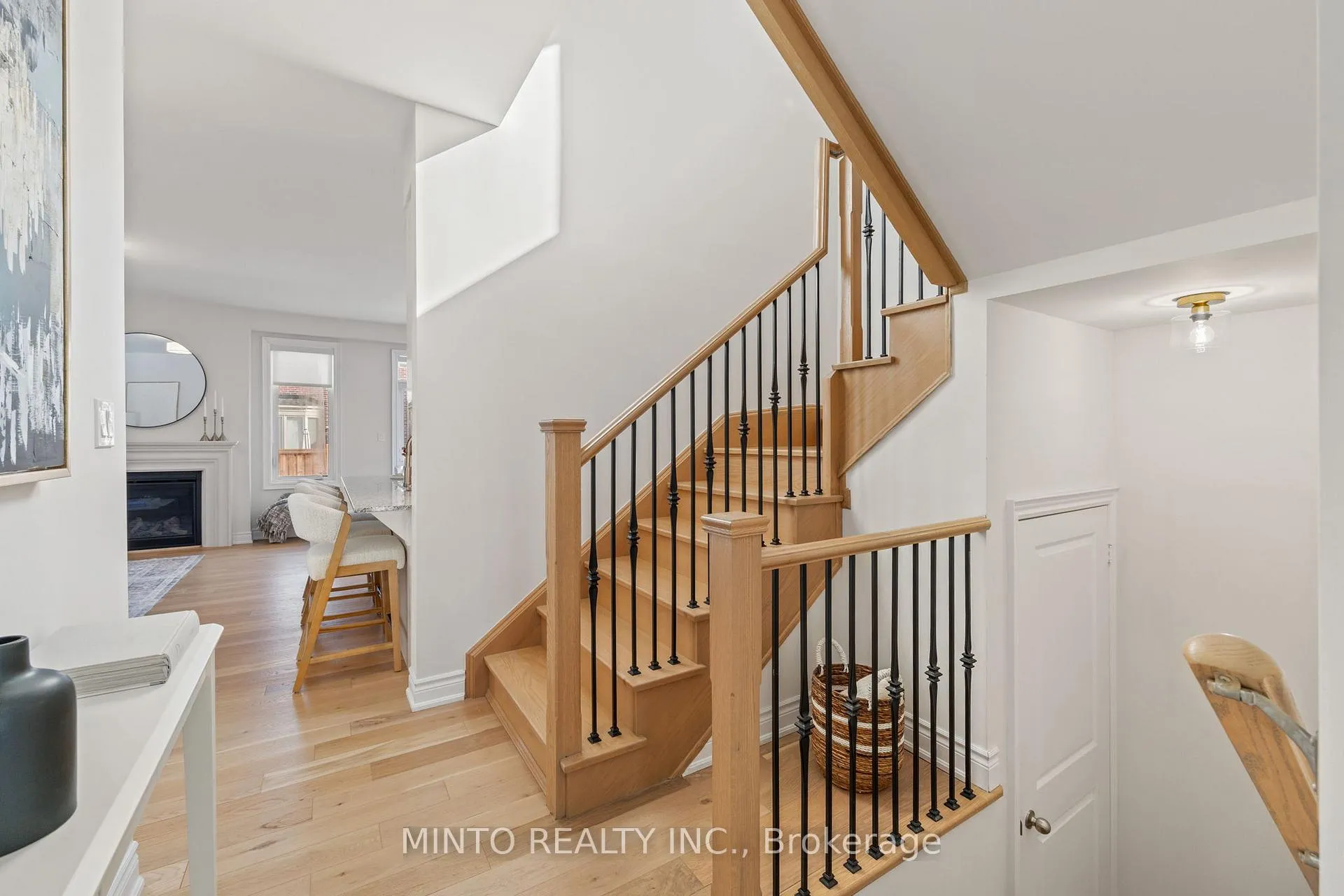 Photo 6 of 54 Canard Drive, Vaughan, Kleinburg — HOMEH
